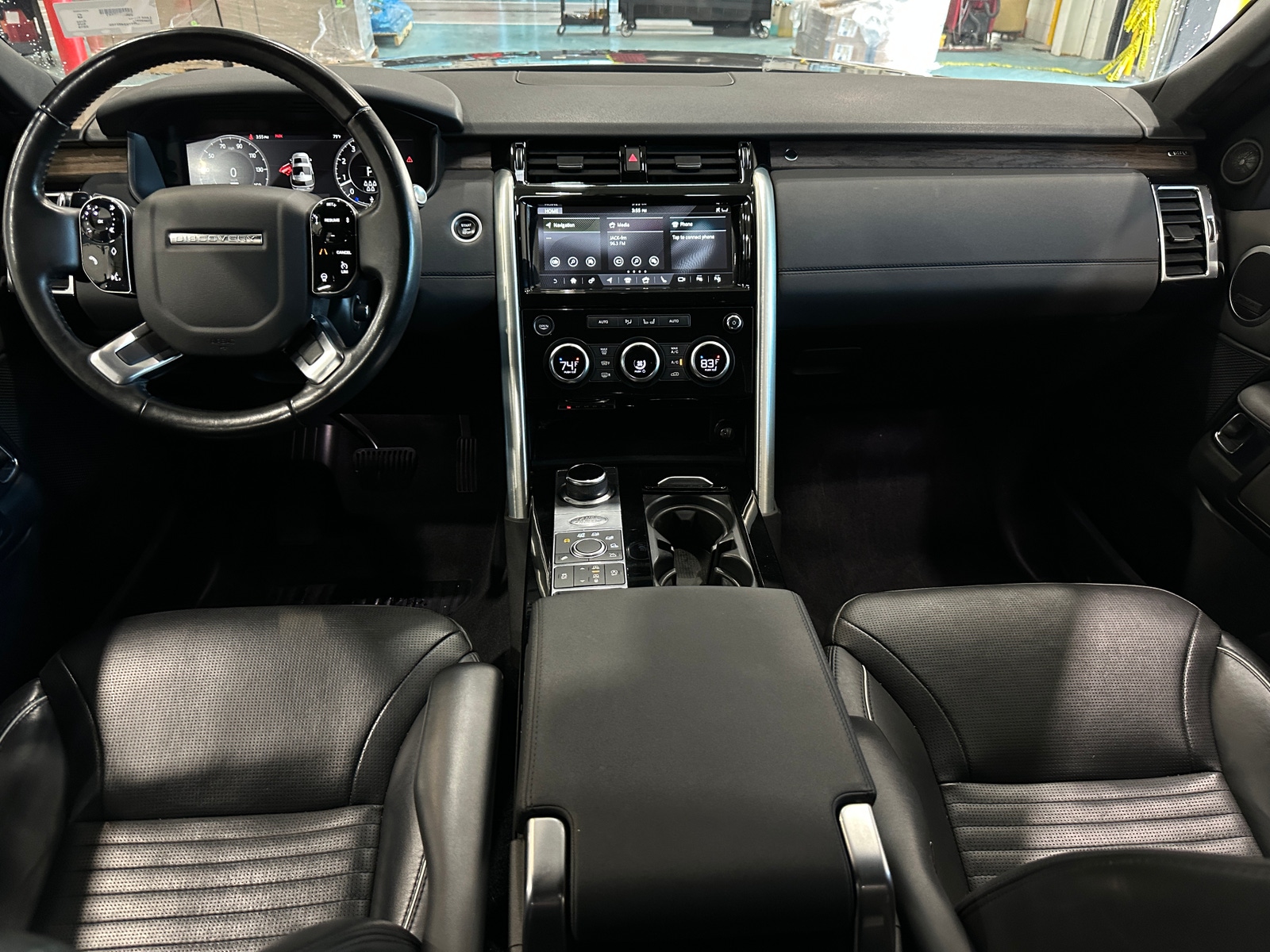 Thumbnail: 2019 Land Rover Discovery - 2
