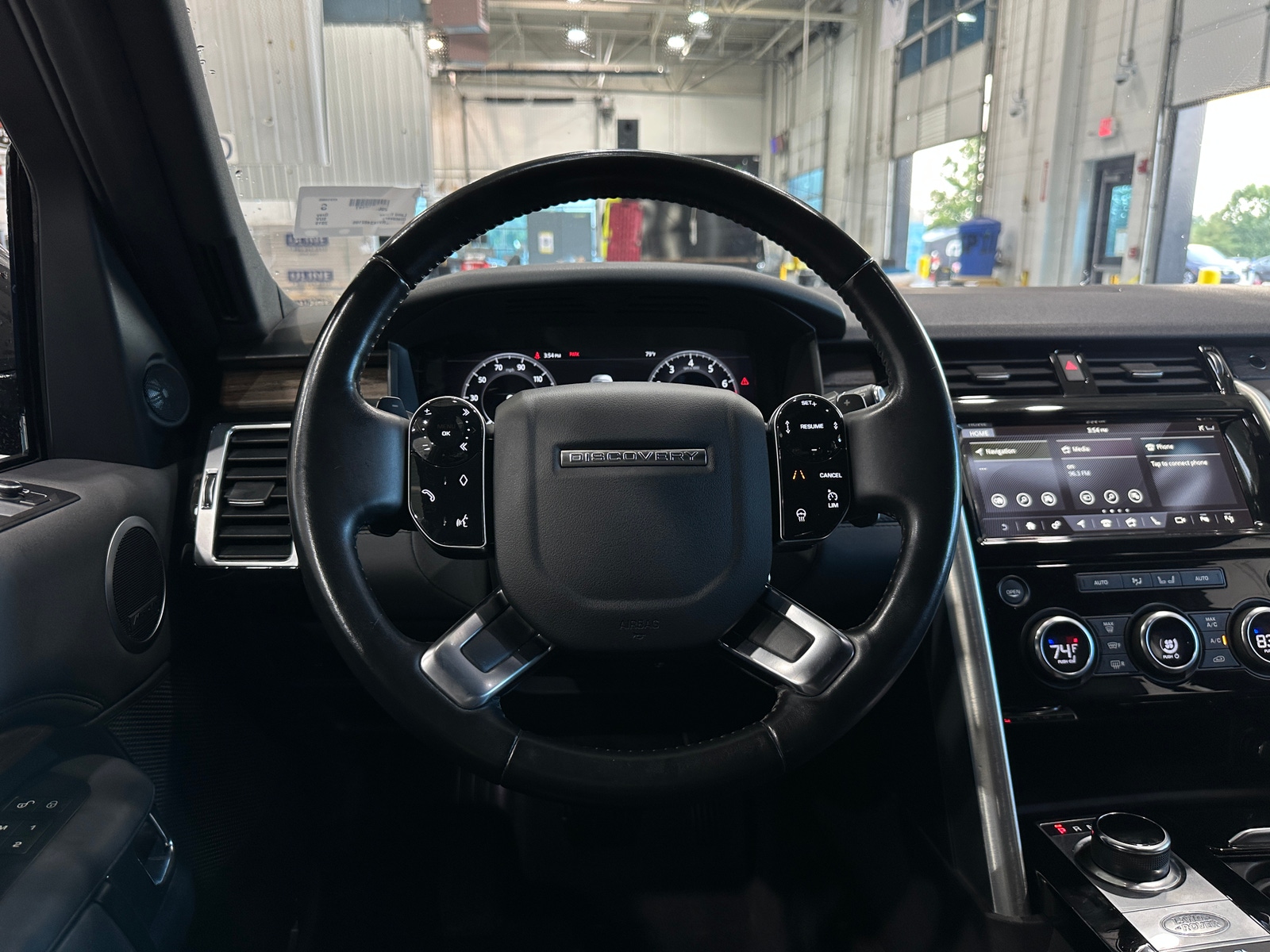 Thumbnail: 2019 Land Rover Discovery - 4