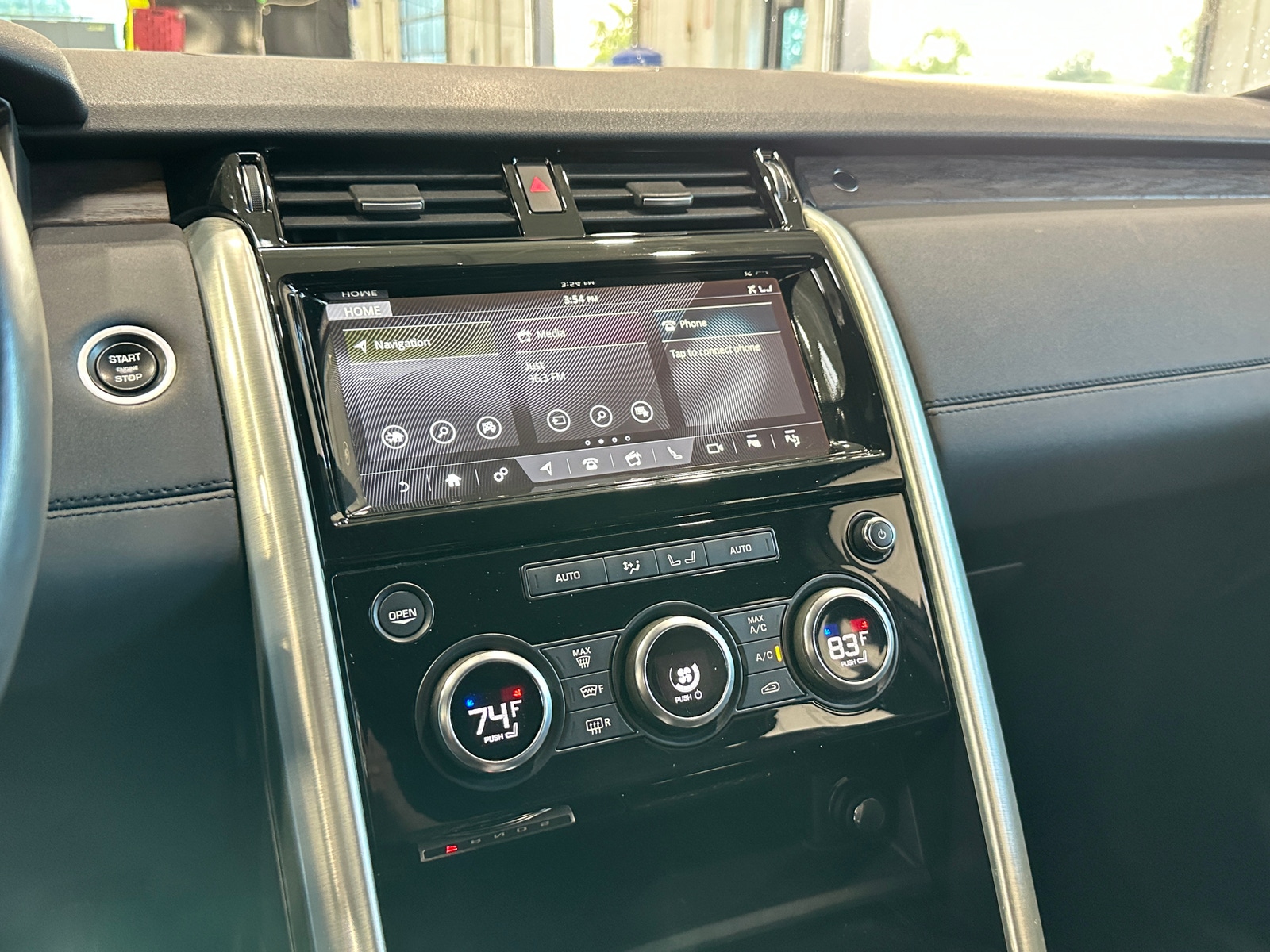 Thumbnail: 2019 Land Rover Discovery - 3