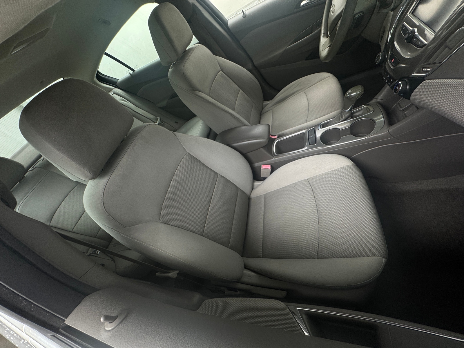 Thumbnail: 2018 Chevrolet Cruze - 2