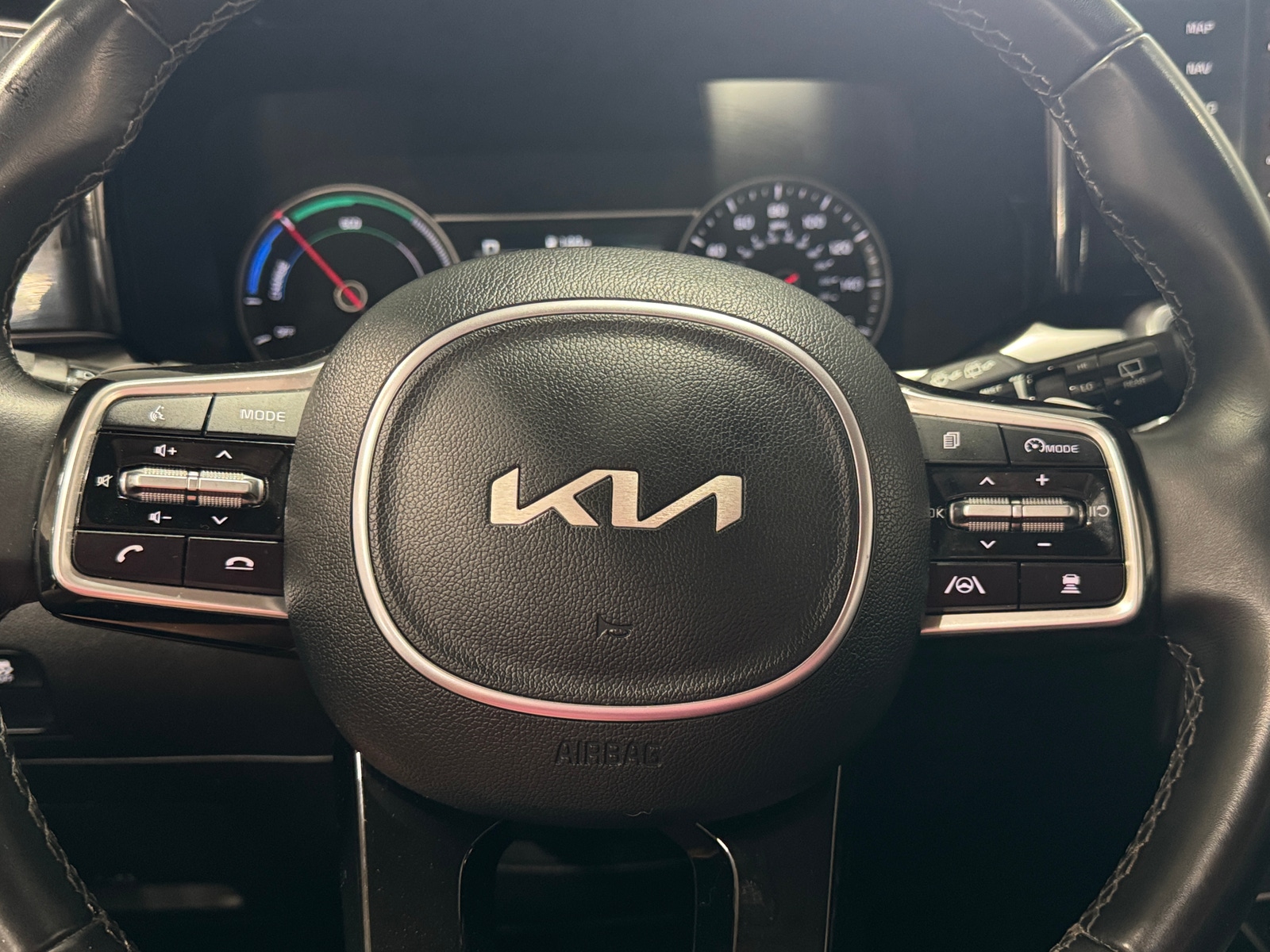 Thumbnail: 2023 Kia Sorento - 4