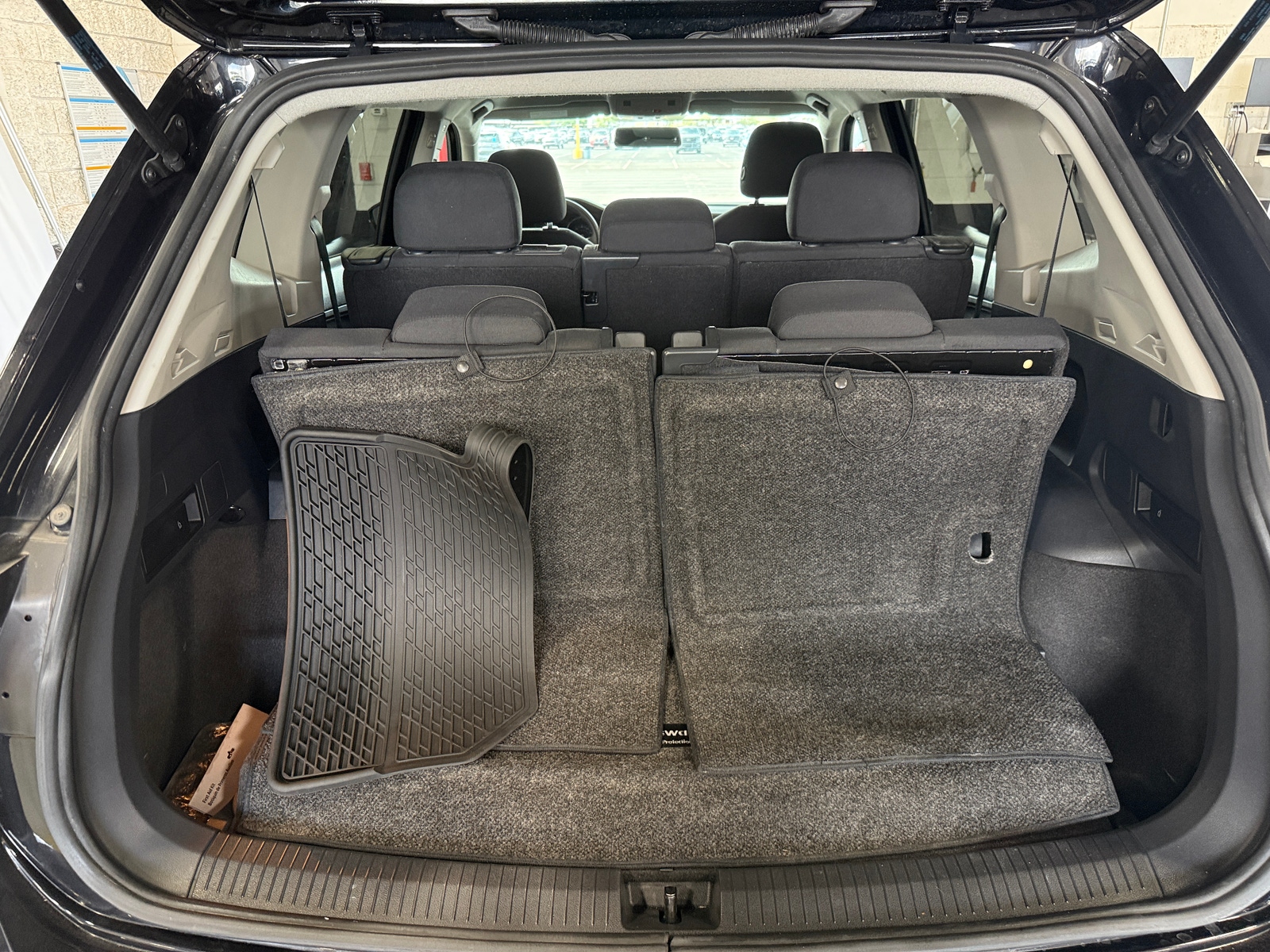 Thumbnail: 2021 Volkswagen Tiguan - 7