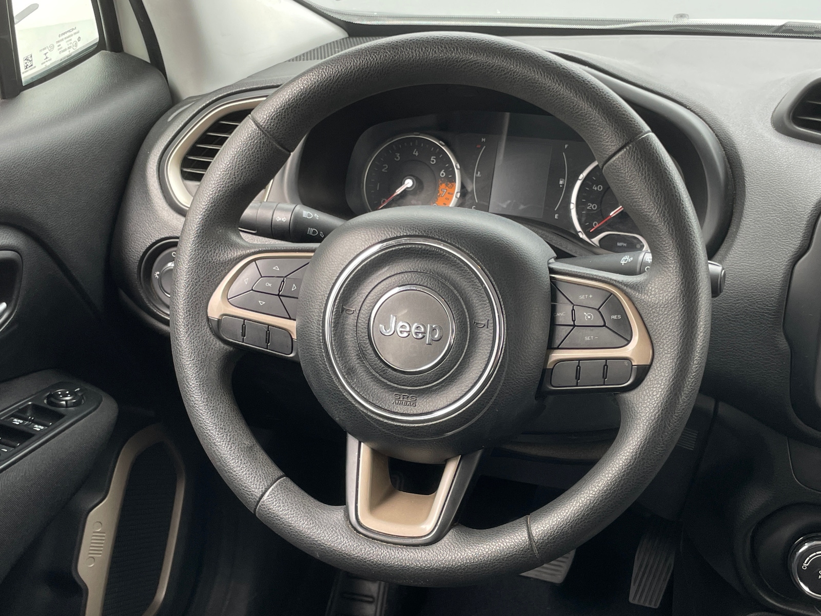 Thumbnail: 2017 Jeep Renegade - 5