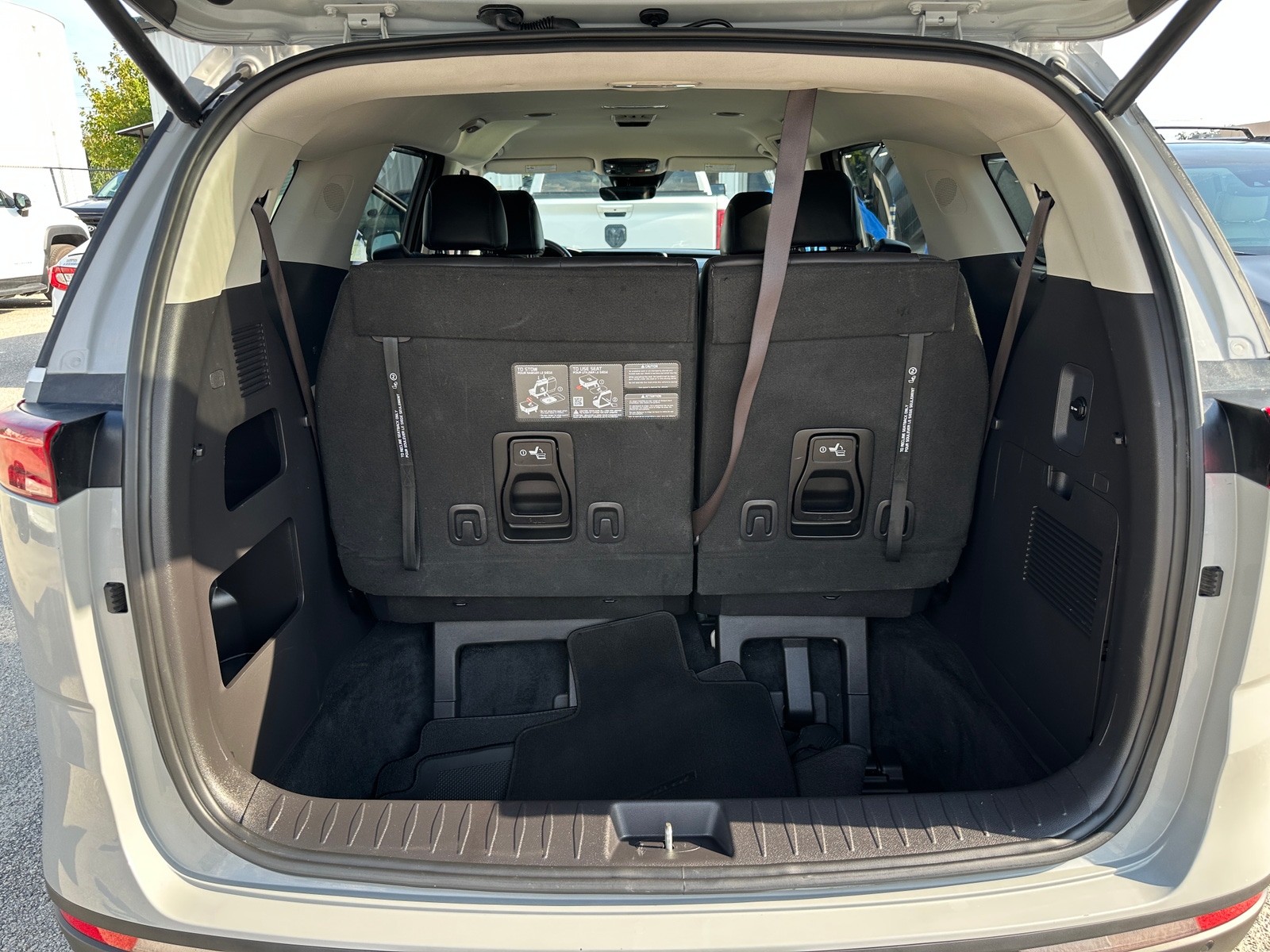 Thumbnail: 2024 Kia Carnival - 6