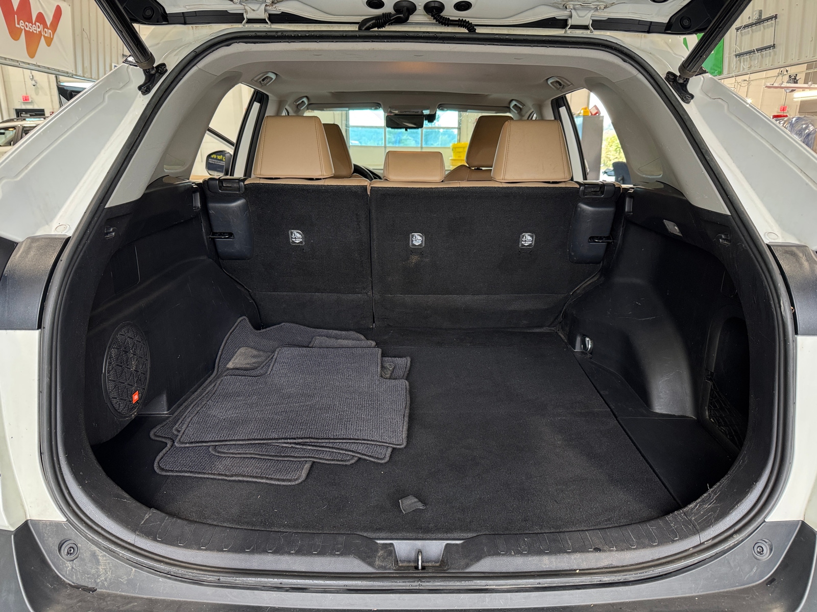 Thumbnail: 2019 Toyota RAV4 - 6