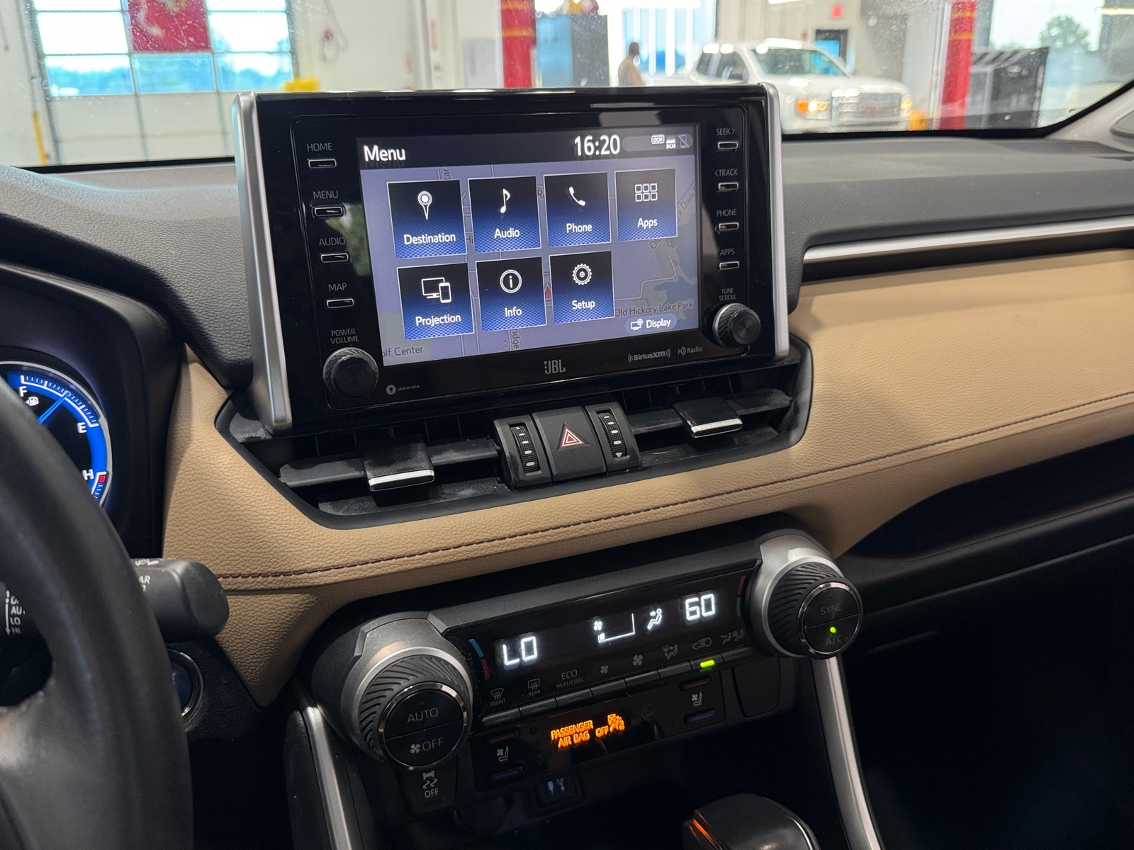 Thumbnail: 2019 Toyota RAV4 - 3