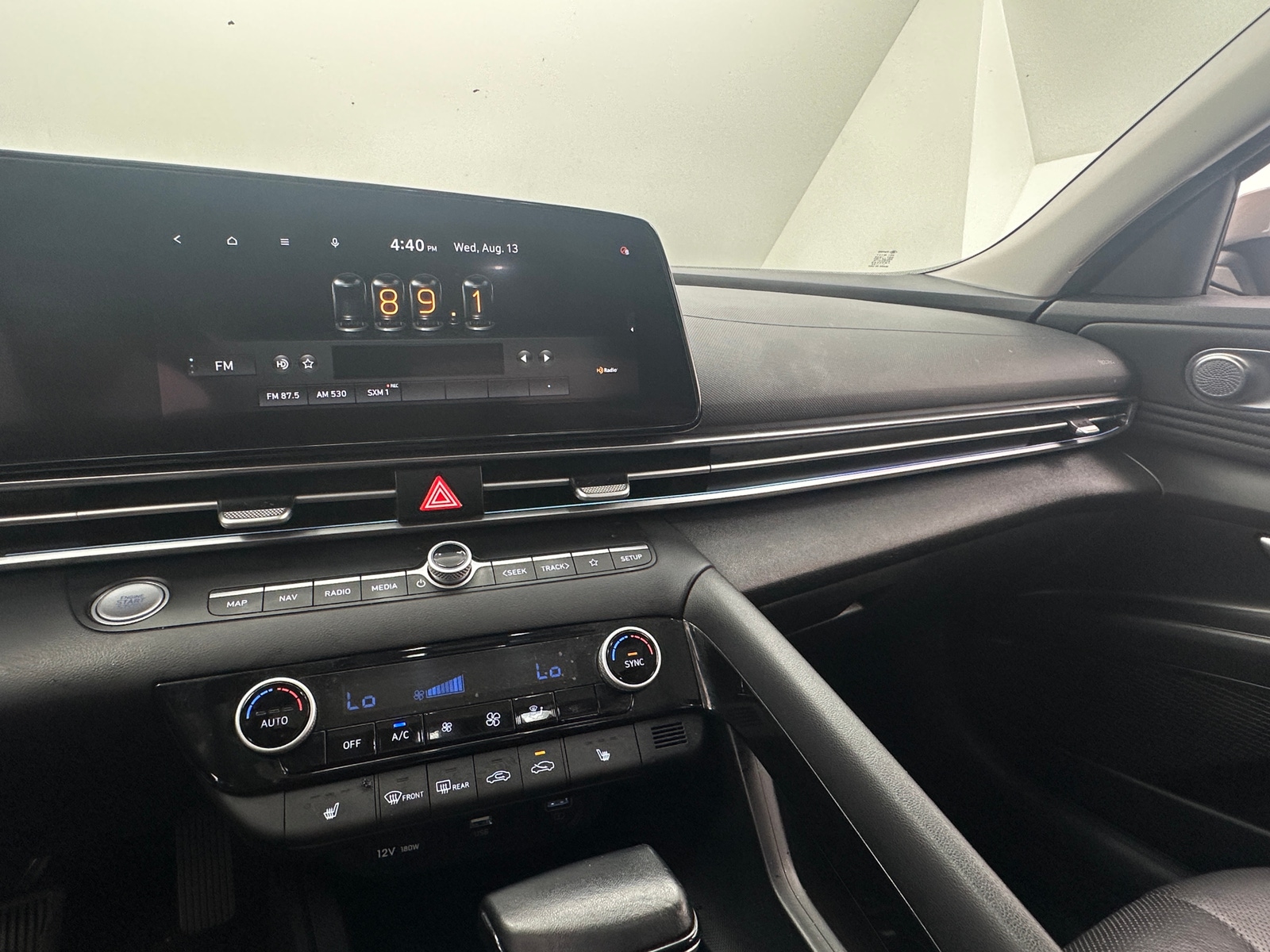 Thumbnail: 2022 Hyundai Elantra - 3