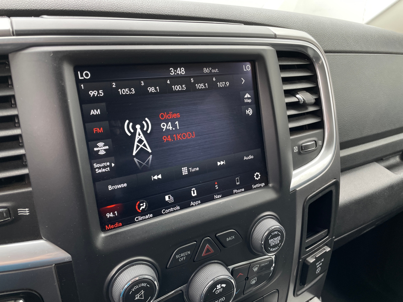 Thumbnail: 2023 RAM 1500 Classic - 4