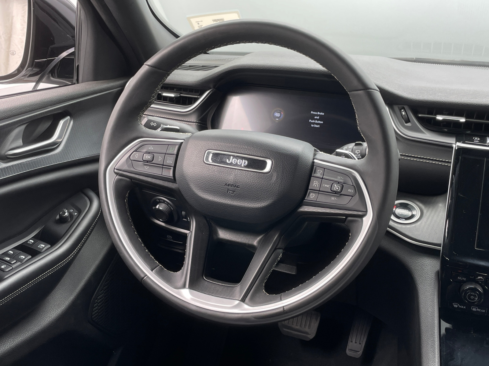 Thumbnail: 2024 Jeep Grand Cherokee L - 4
