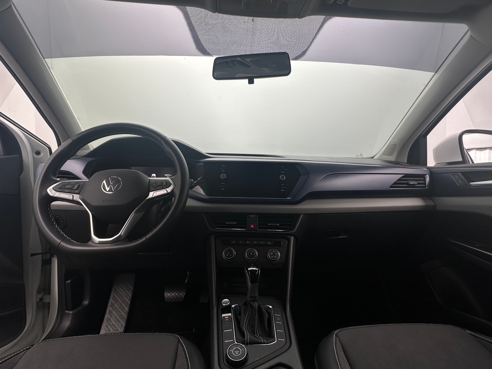 Thumbnail: 2022 Volkswagen Taos - 2