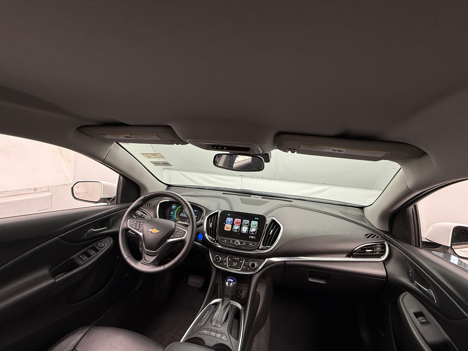 Thumbnail: 2017 Chevrolet Volt - 2