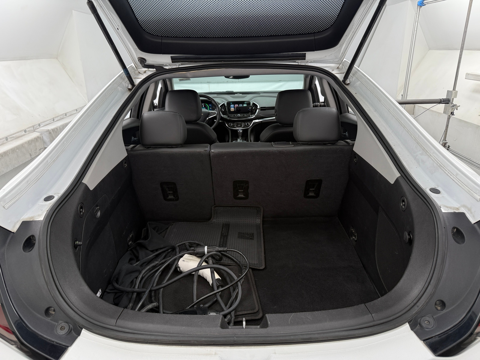 Thumbnail: 2017 Chevrolet Volt - 6