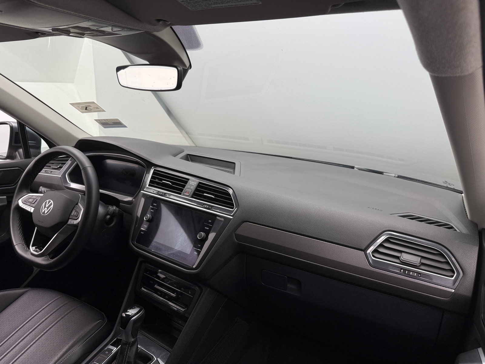 Thumbnail: 2024 Volkswagen Tiguan - 2
