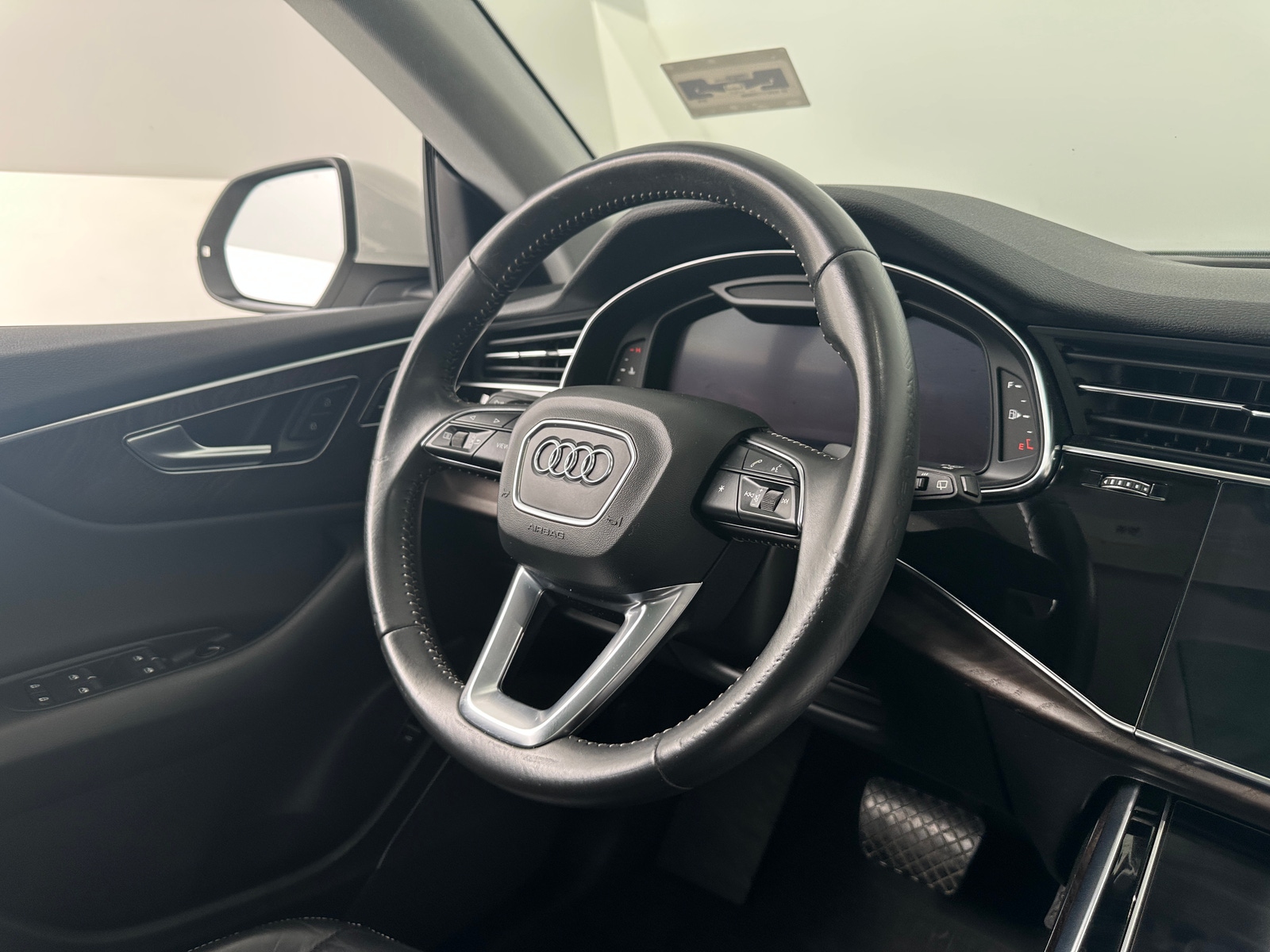Thumbnail: 2019 Audi Q8 - 4