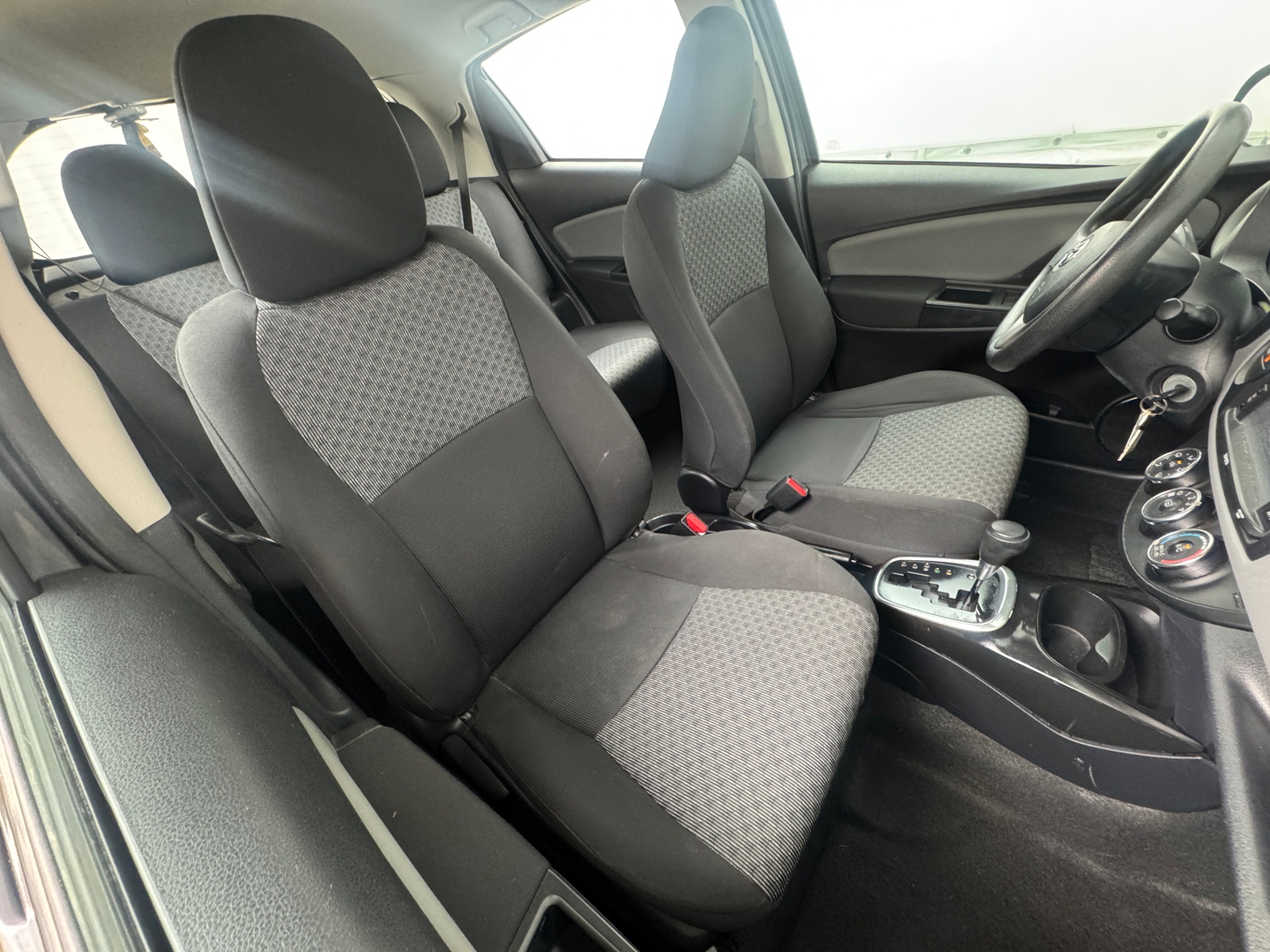 Thumbnail: 2017 Toyota Yaris - 2