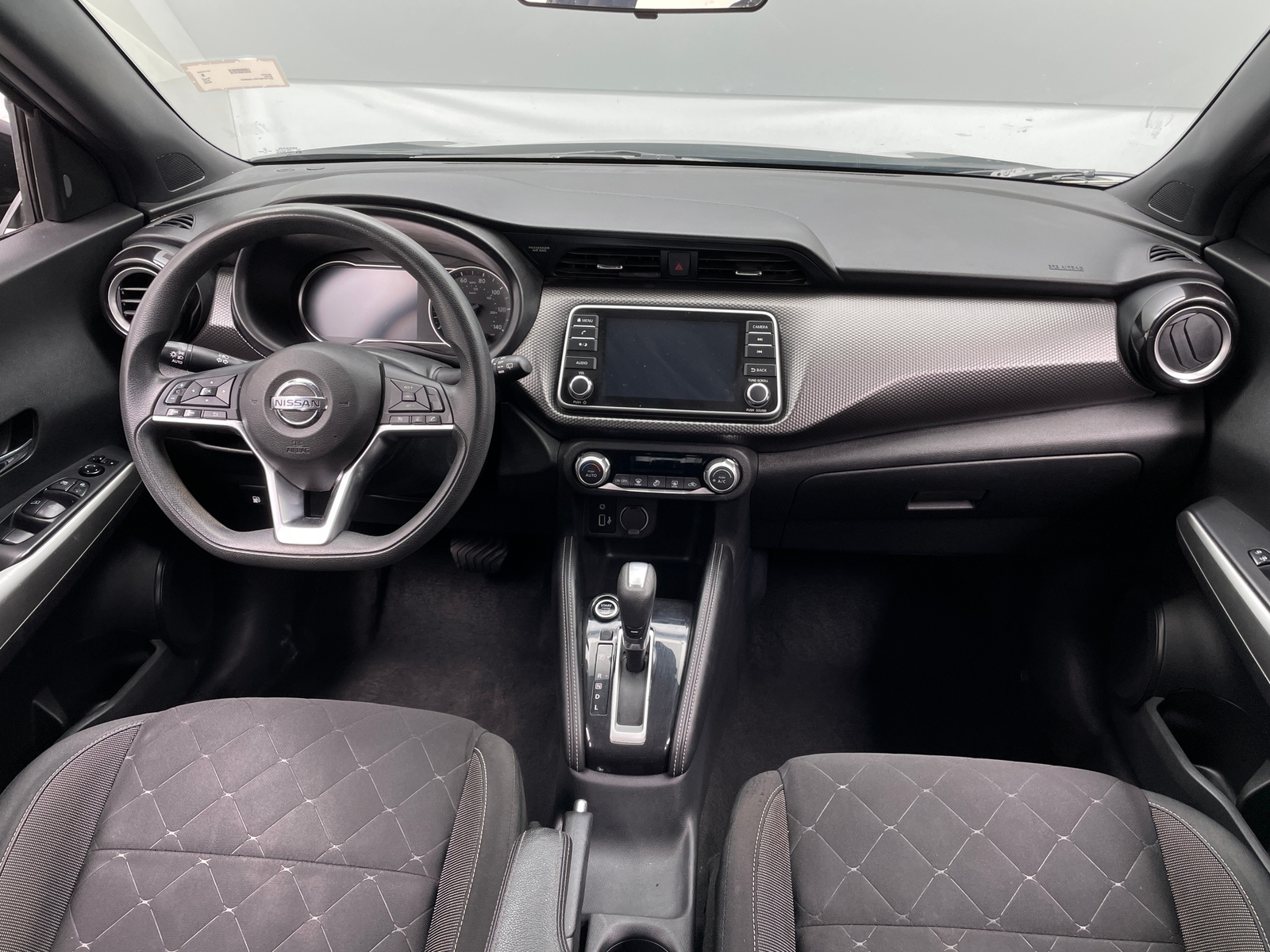 Thumbnail: 2020 Nissan Kicks - 3