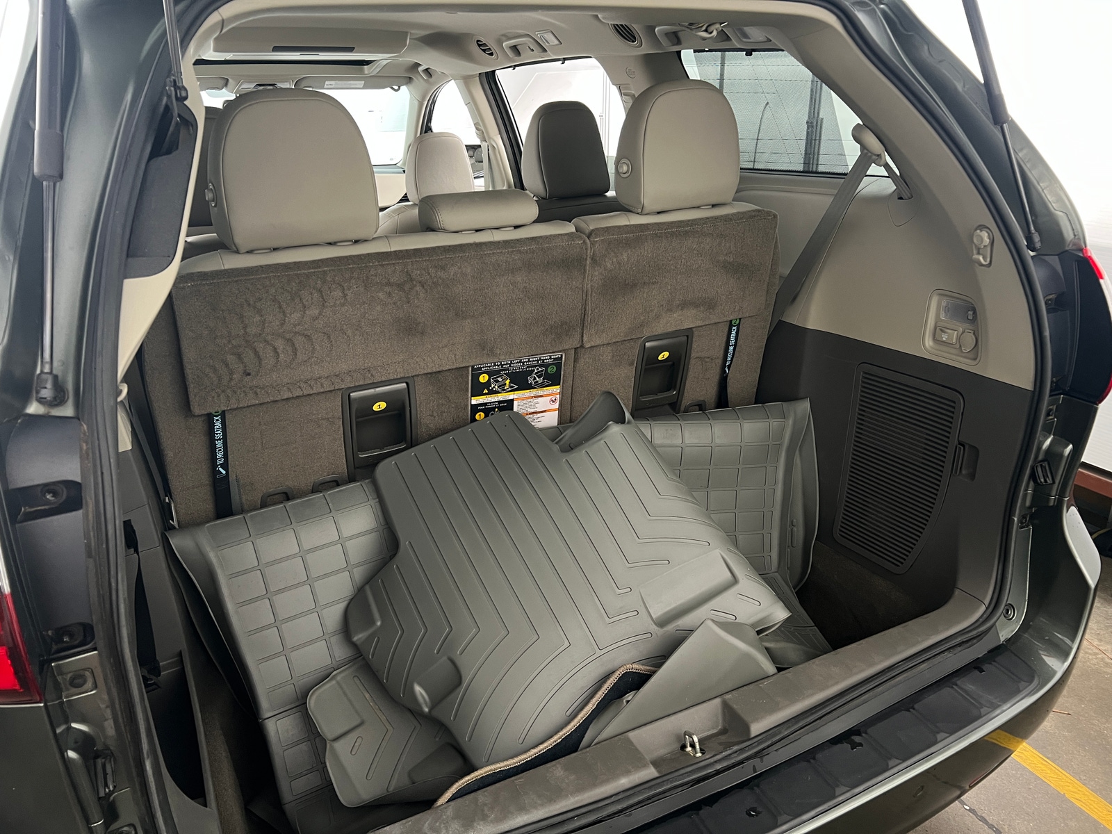 Thumbnail: 2018 Toyota Sienna - 6