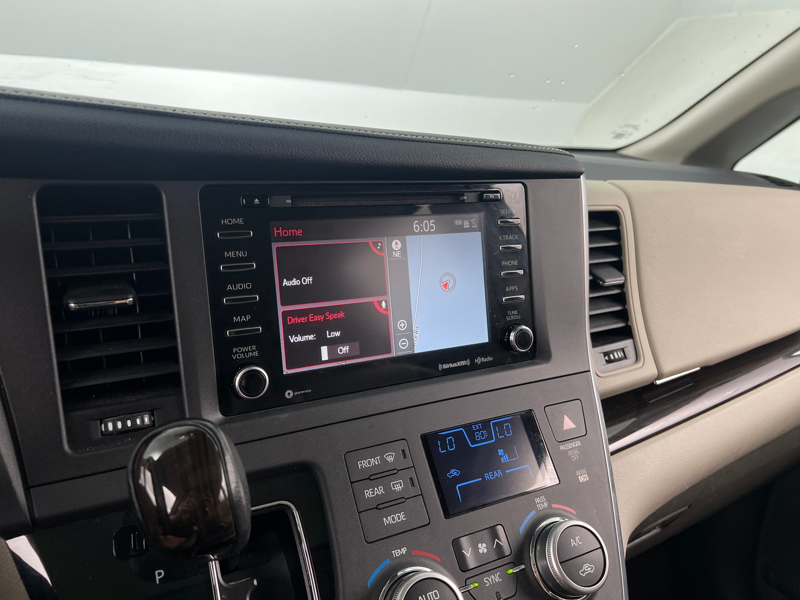 Thumbnail: 2018 Toyota Sienna - 3
