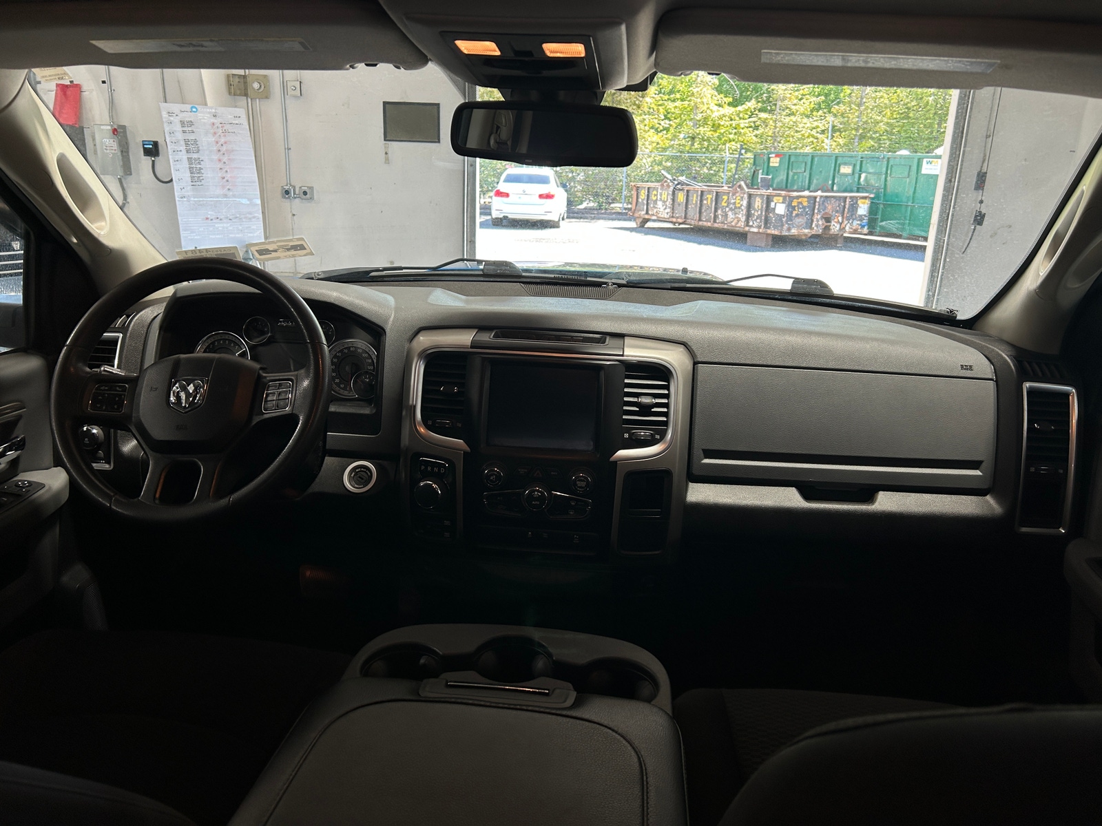 Thumbnail: 2020 RAM 1500 Classic - 3