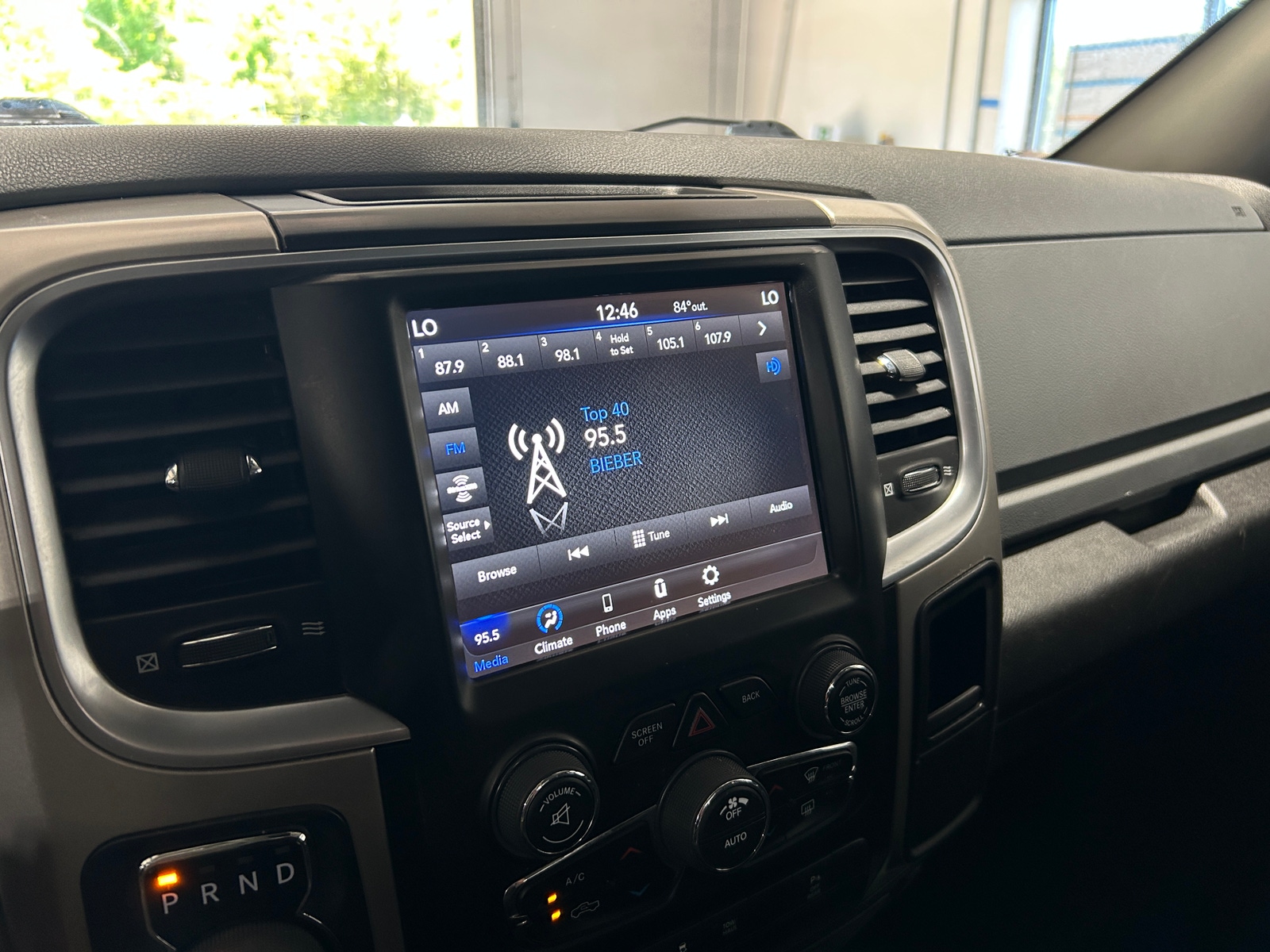 Thumbnail: 2020 RAM 1500 Classic - 4