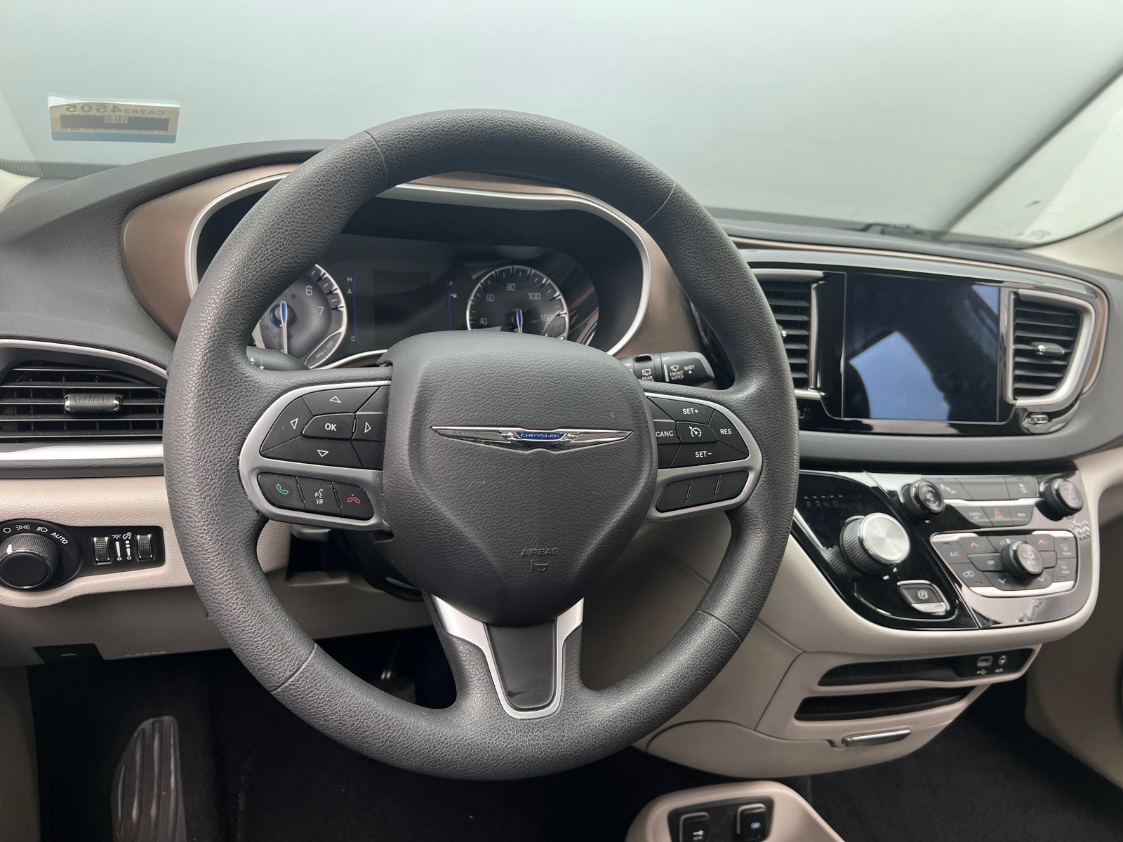 Thumbnail: 2017 Chrysler Pacifica - 5