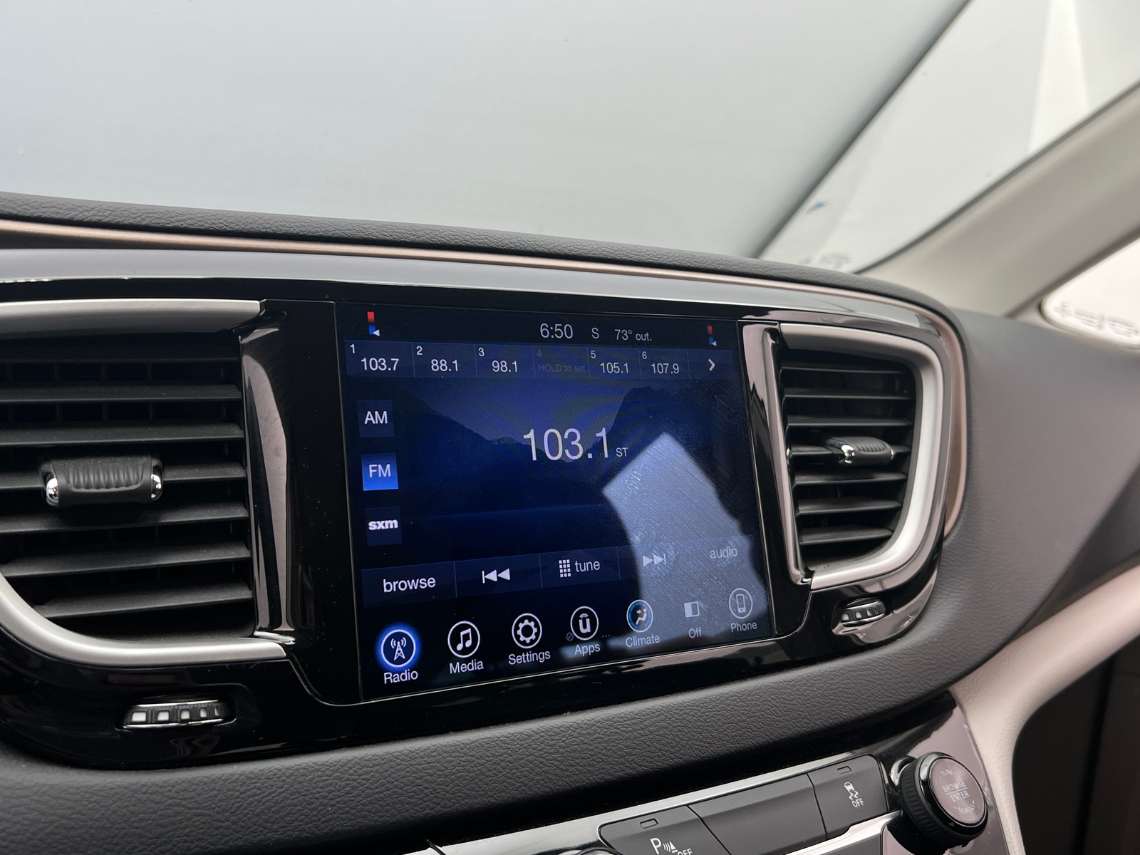 Thumbnail: 2017 Chrysler Pacifica - 4
