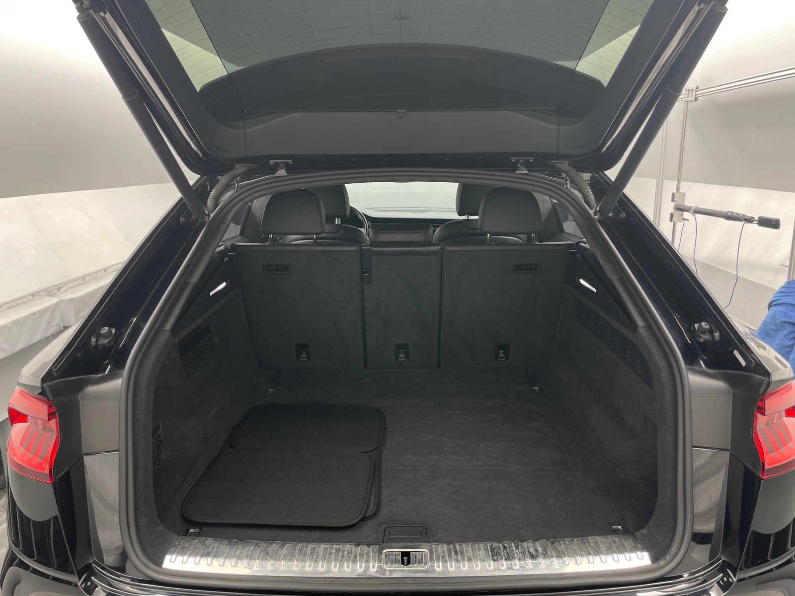 Thumbnail: 2019 Audi Q8 - 6