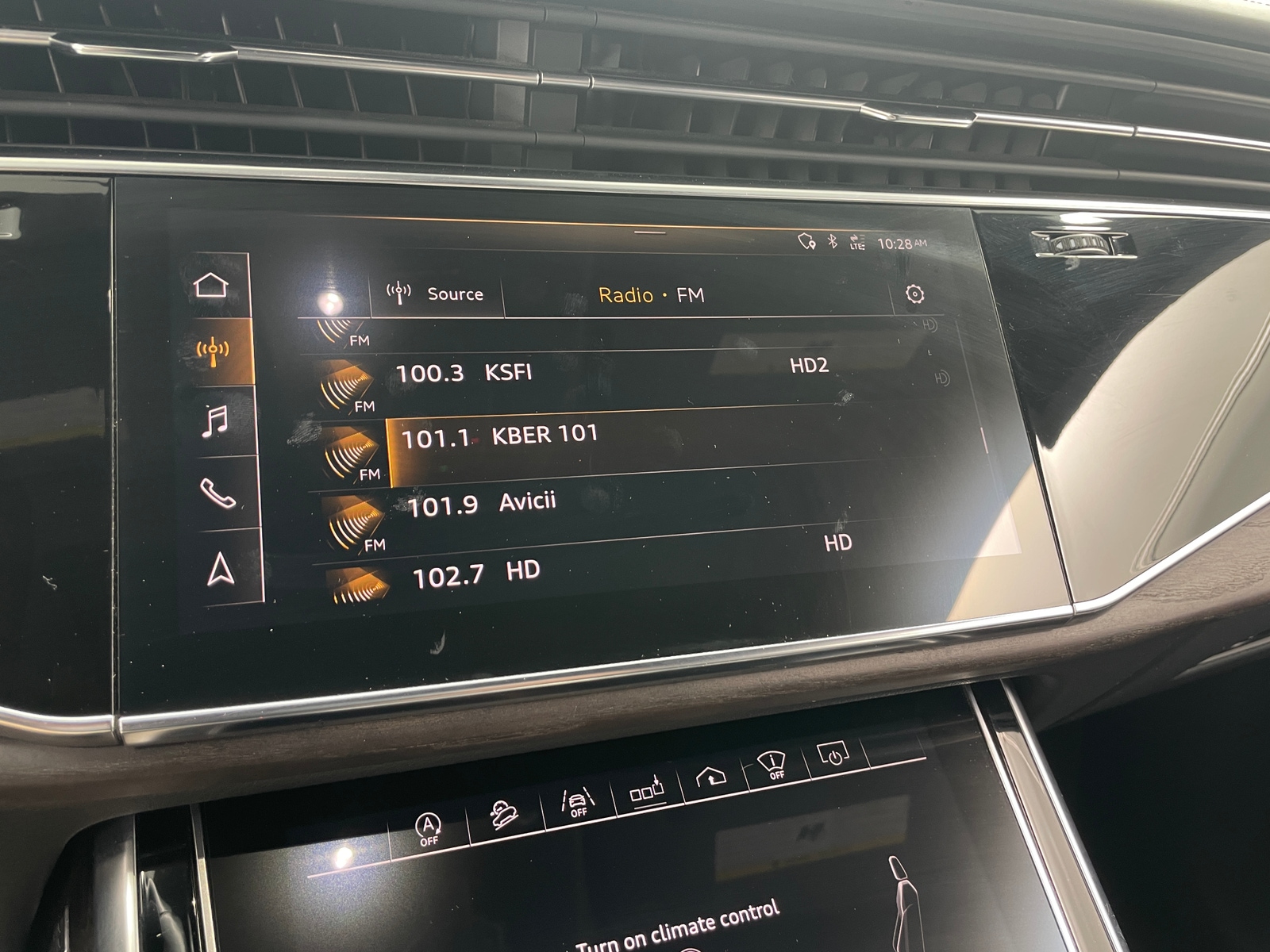Thumbnail: 2019 Audi Q8 - 3