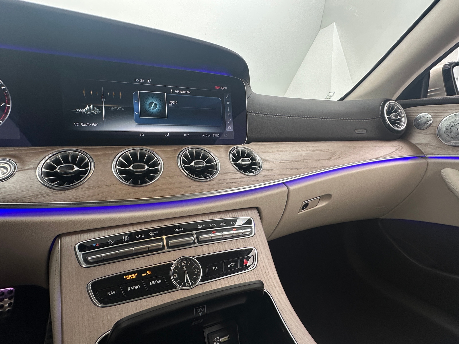 Thumbnail: 2018 Mercedes-Benz E-Class - 2