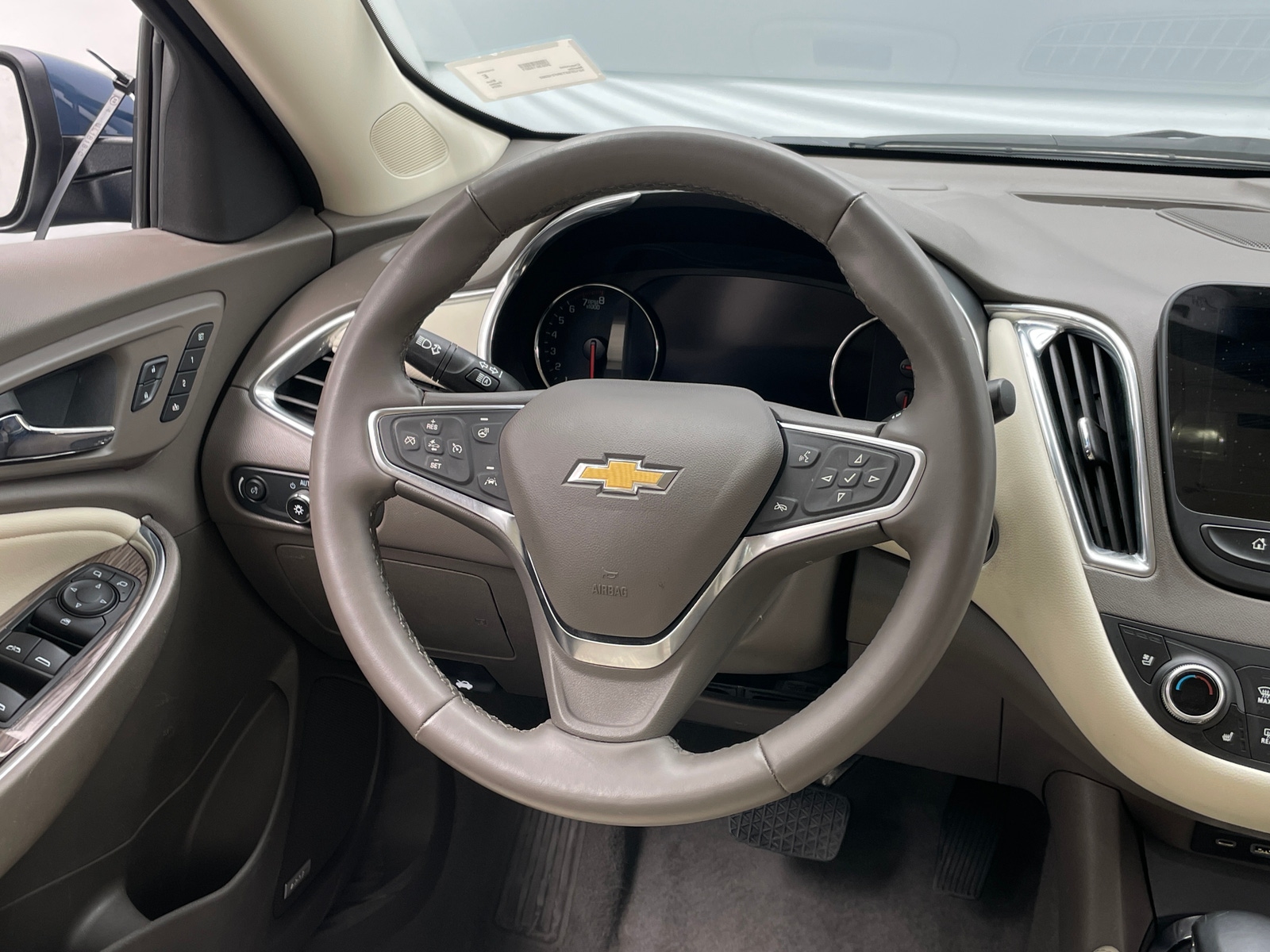 Thumbnail: 2024 Chevrolet Malibu - 4