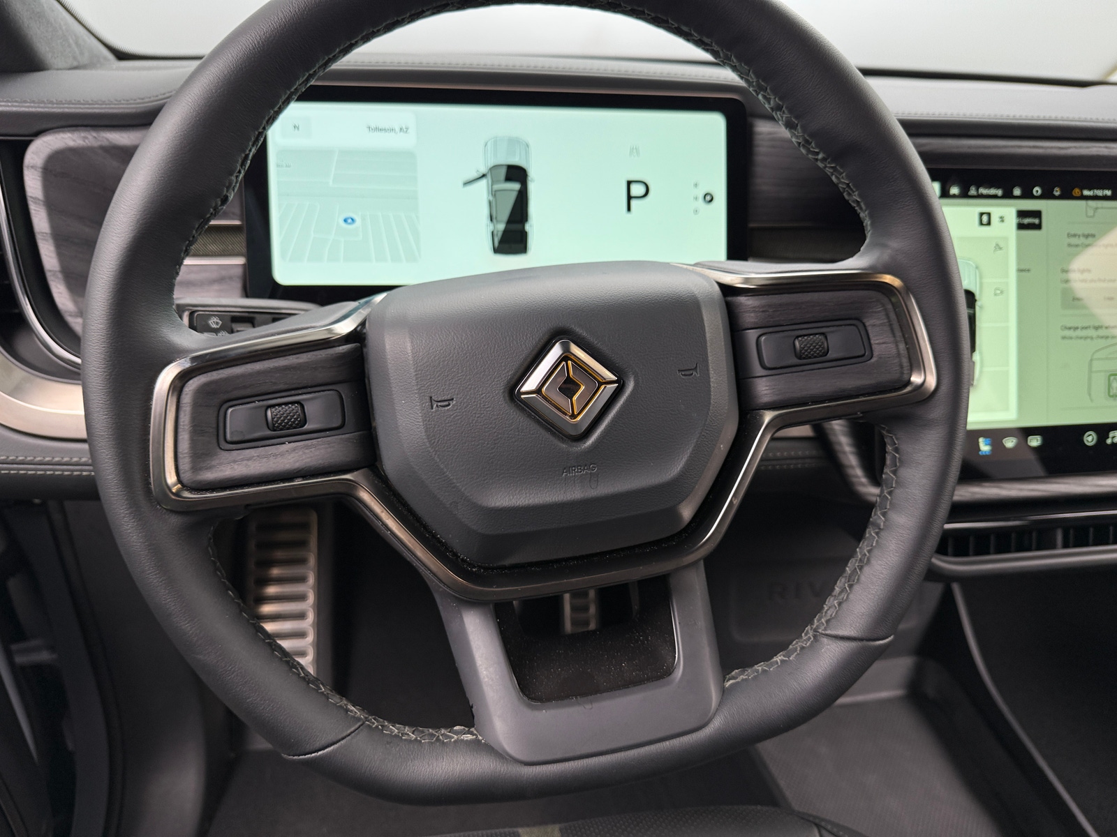 Thumbnail: 2023 Rivian R1S - 4