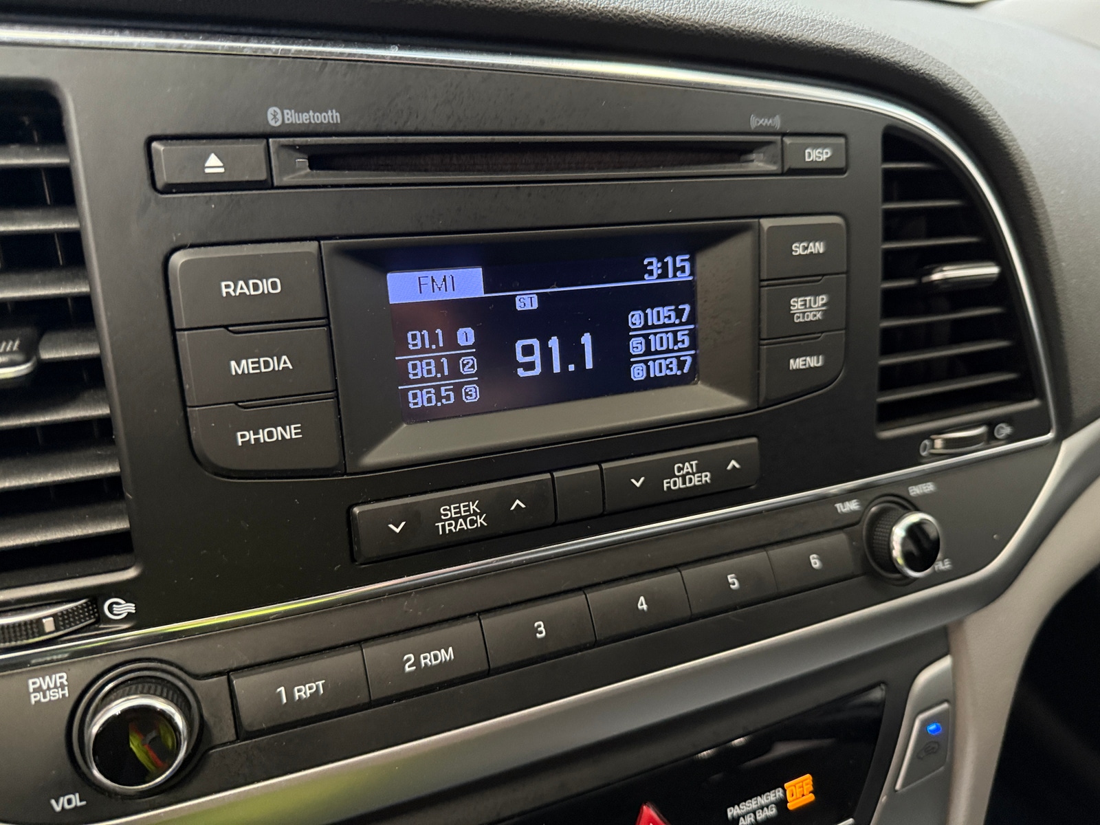 Thumbnail: 2017 Hyundai Elantra - 4