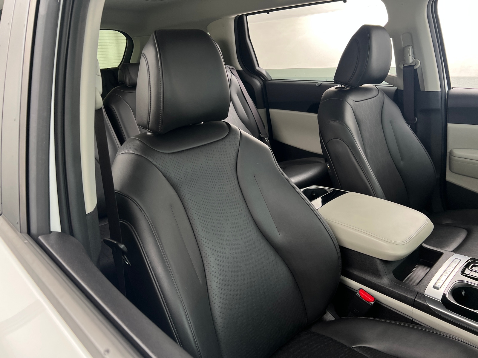 Thumbnail: 2022 Kia Carnival - 2