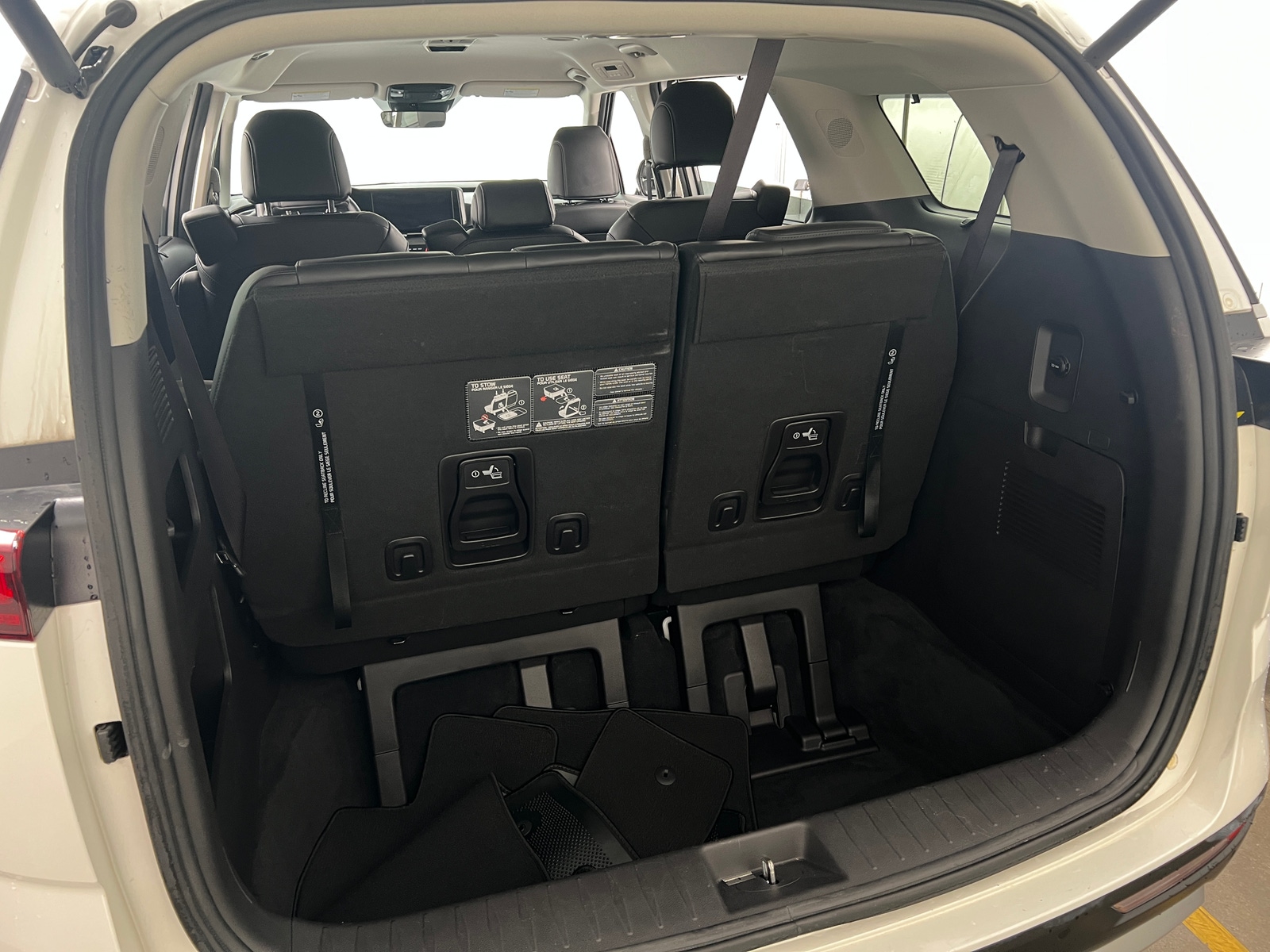 Thumbnail: 2022 Kia Carnival - 7