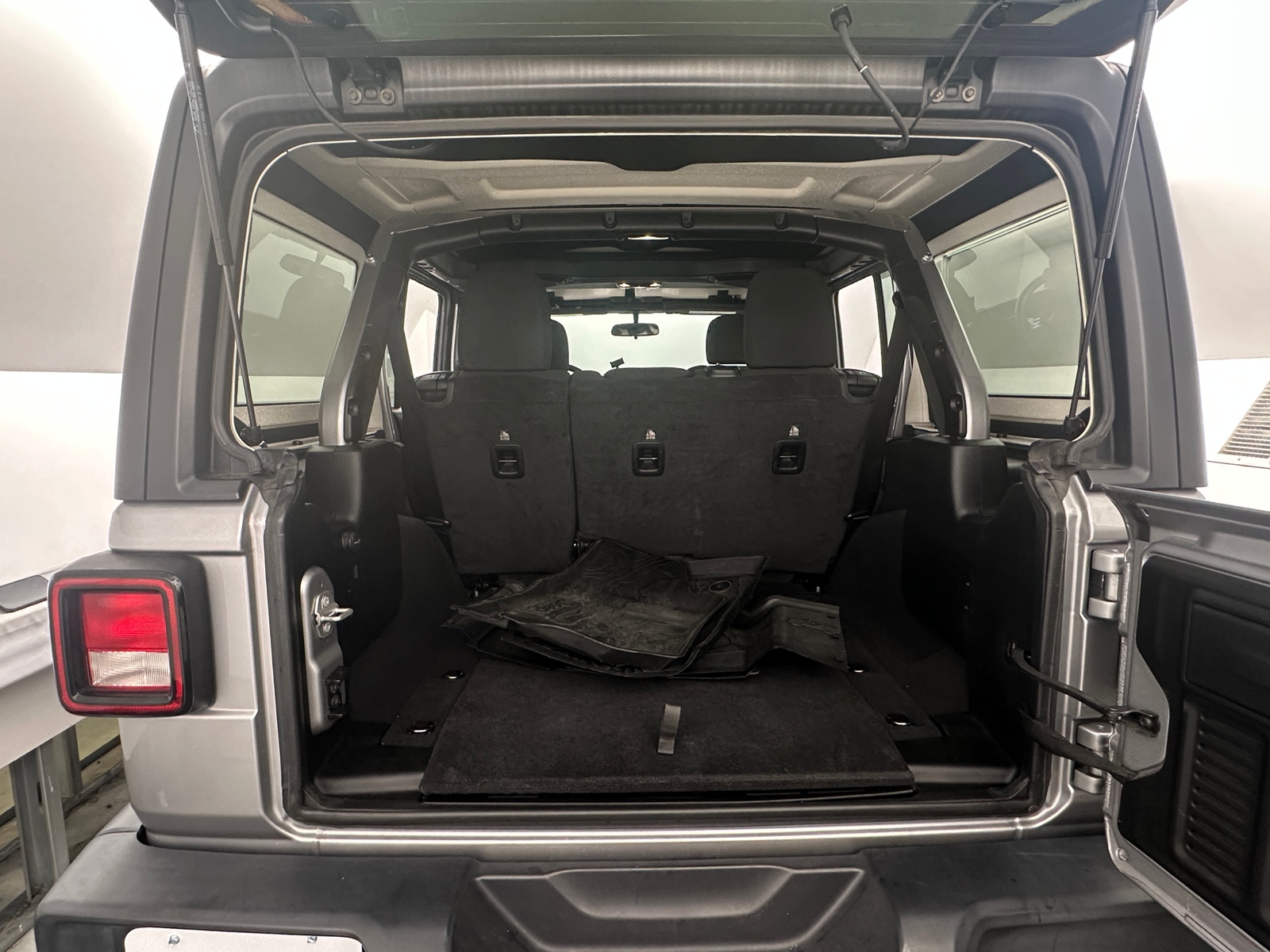 Thumbnail: 2020 Jeep Wrangler - 7