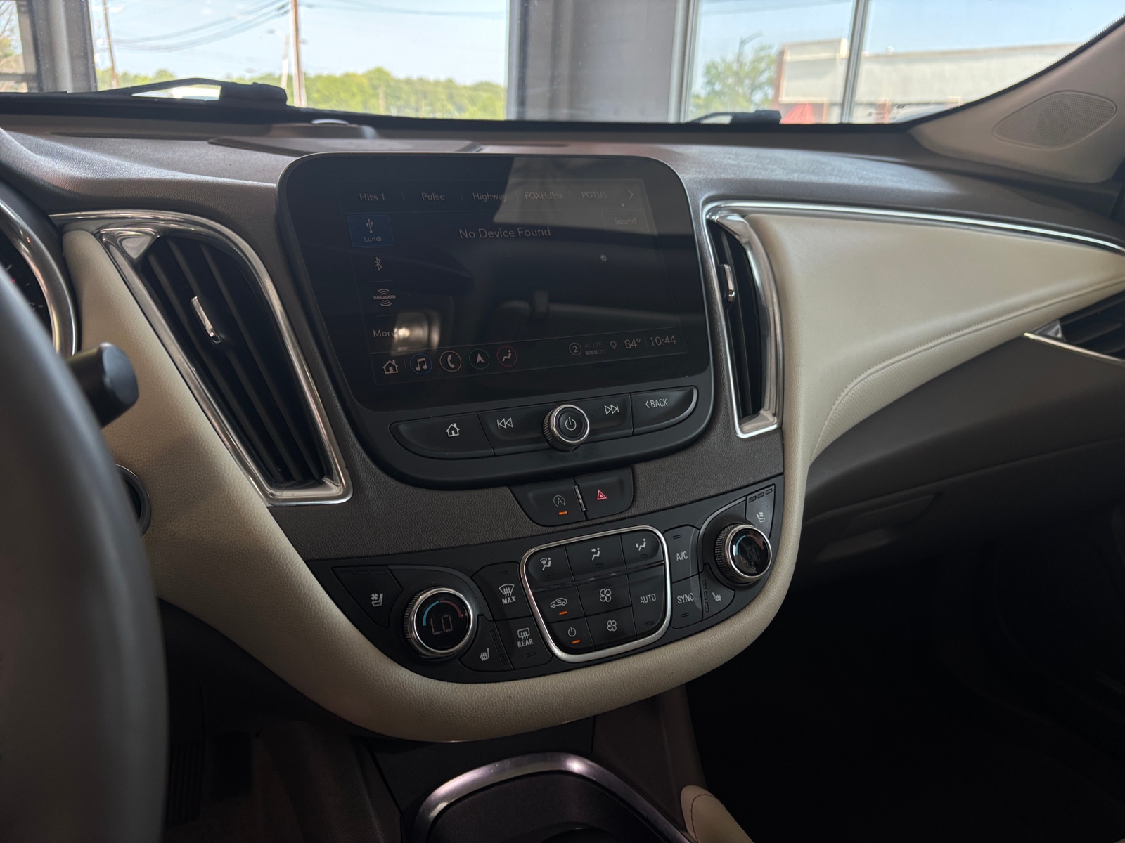 Thumbnail: 2024 Chevrolet Malibu - 4