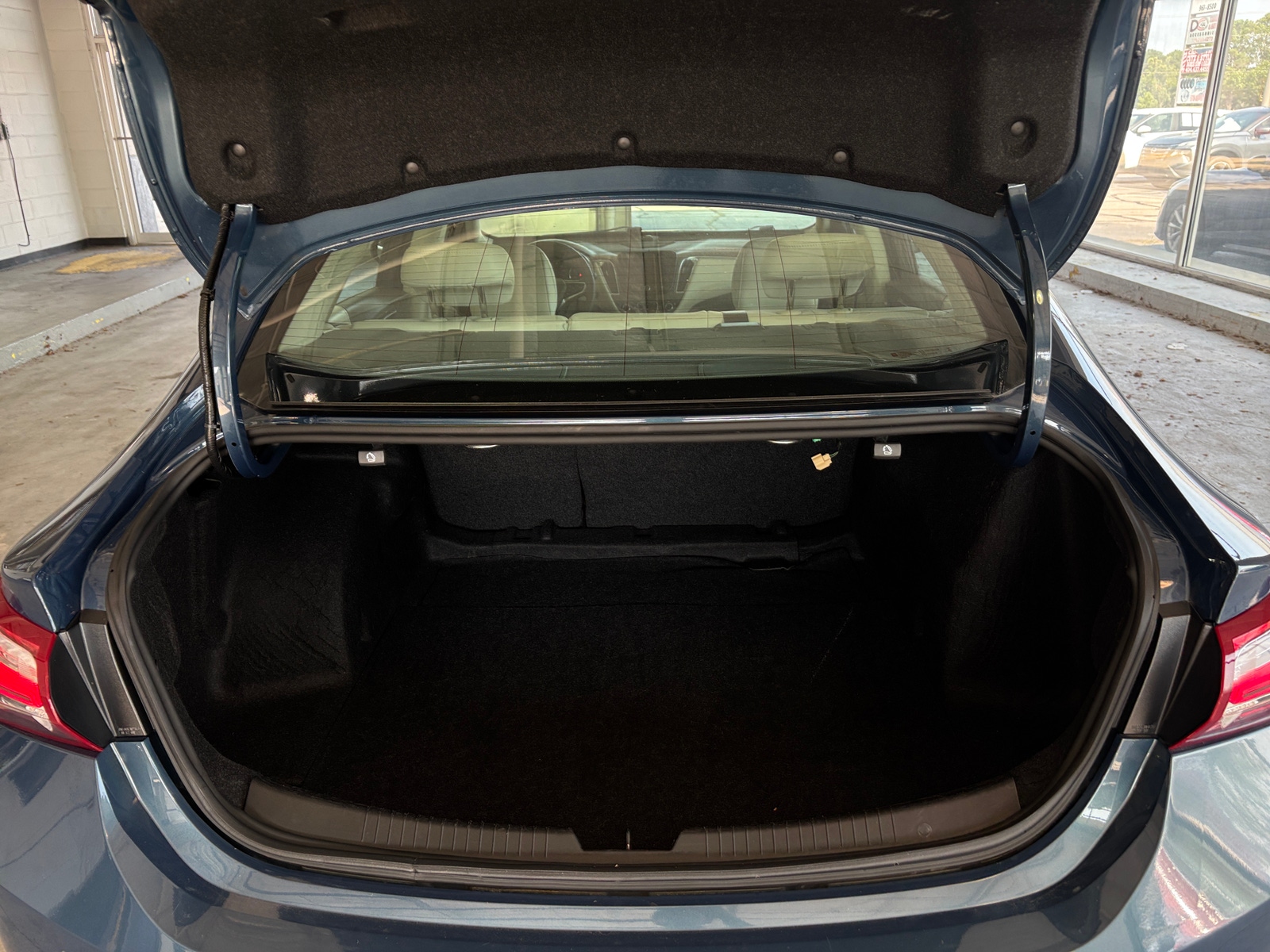 Thumbnail: 2024 Chevrolet Malibu - 6