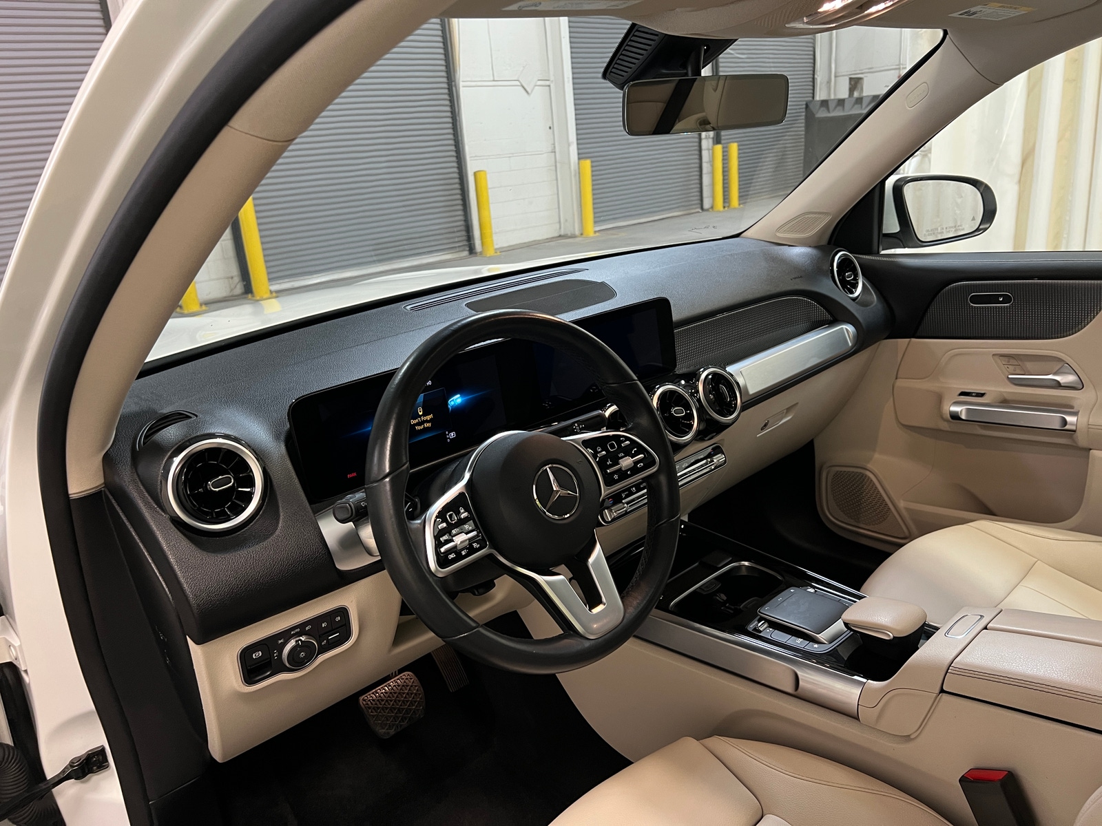 Thumbnail: 2022 Mercedes-Benz GLB - 2