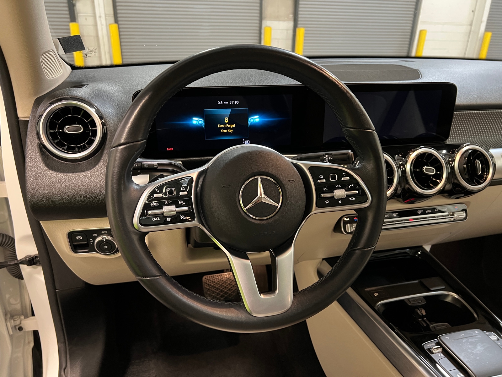 Thumbnail: 2022 Mercedes-Benz GLB - 4