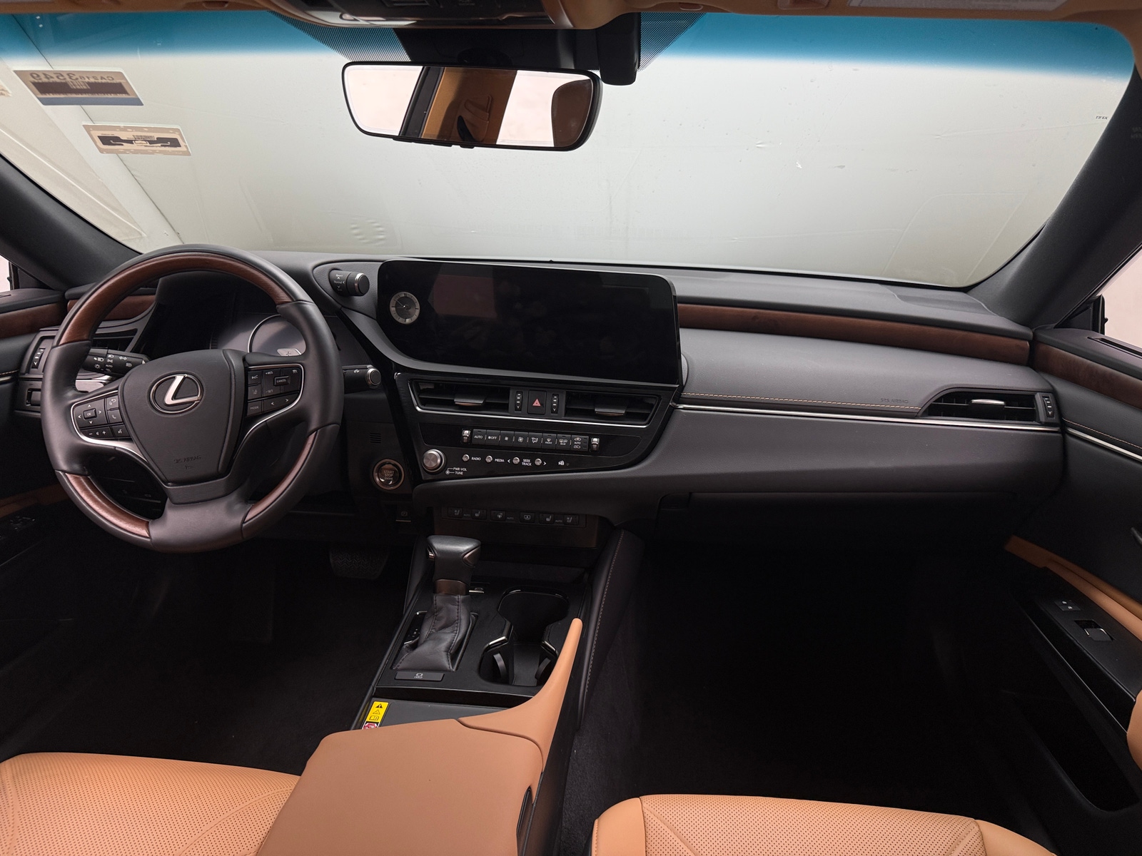 Thumbnail: 2023 Lexus ES - 2