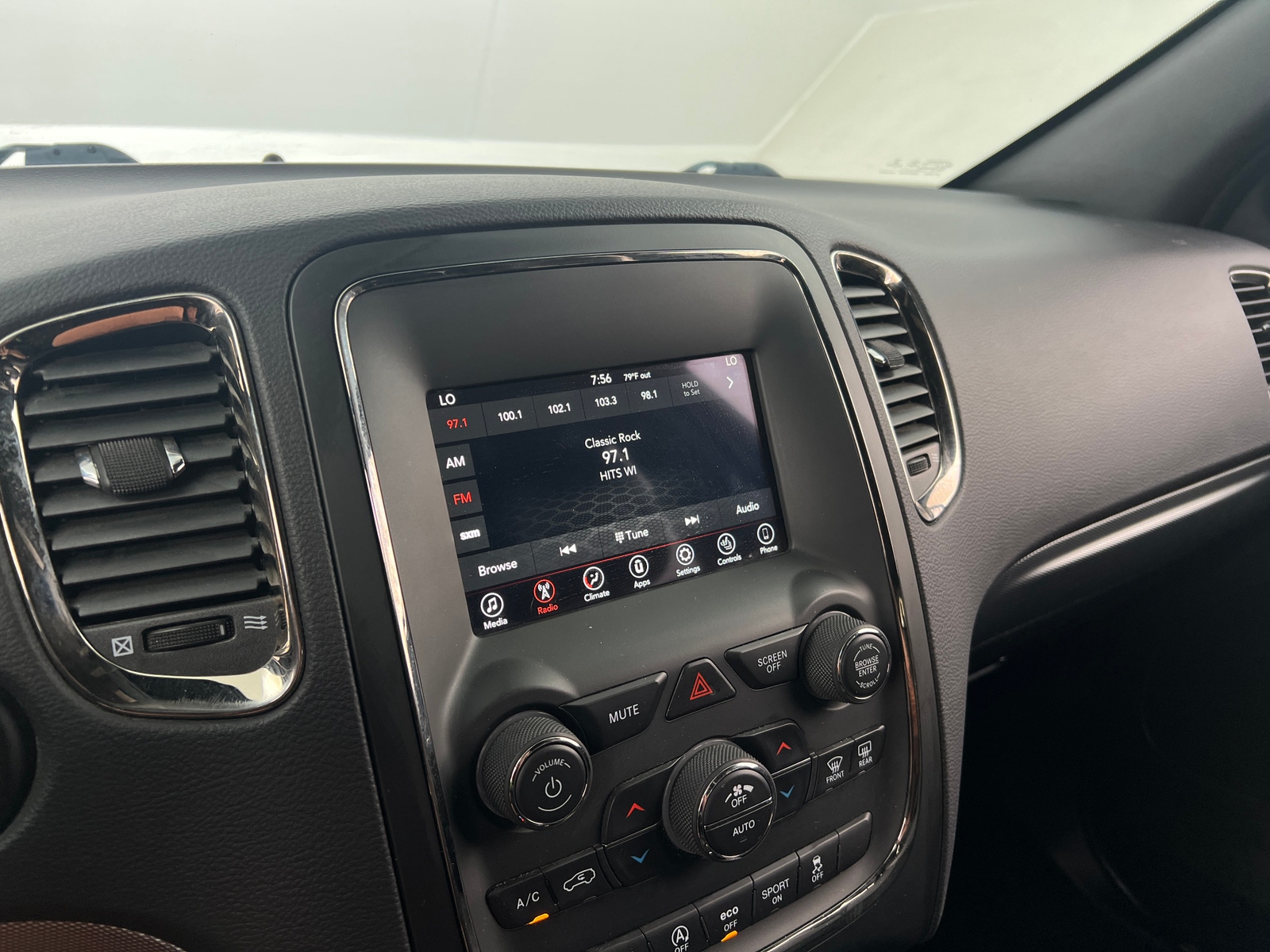 Thumbnail: 2019 Dodge Durango - 3