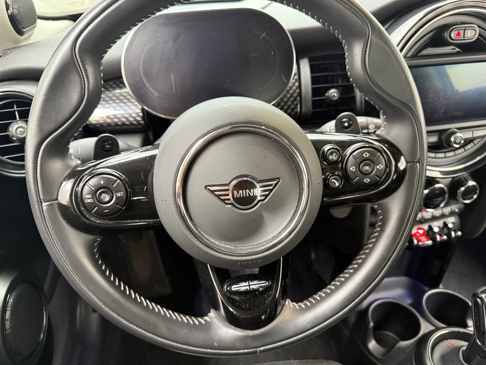 Thumbnail: 2021 MINI Cooper Hardtop - 4