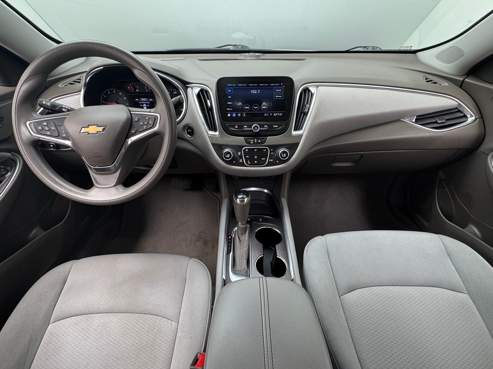 Thumbnail: 2020 Chevrolet Malibu - 3