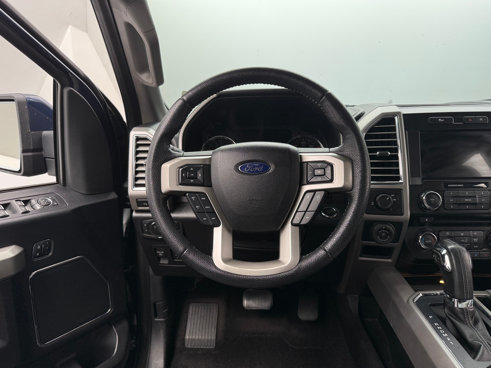 Thumbnail: 2016 Ford Econoline - 4