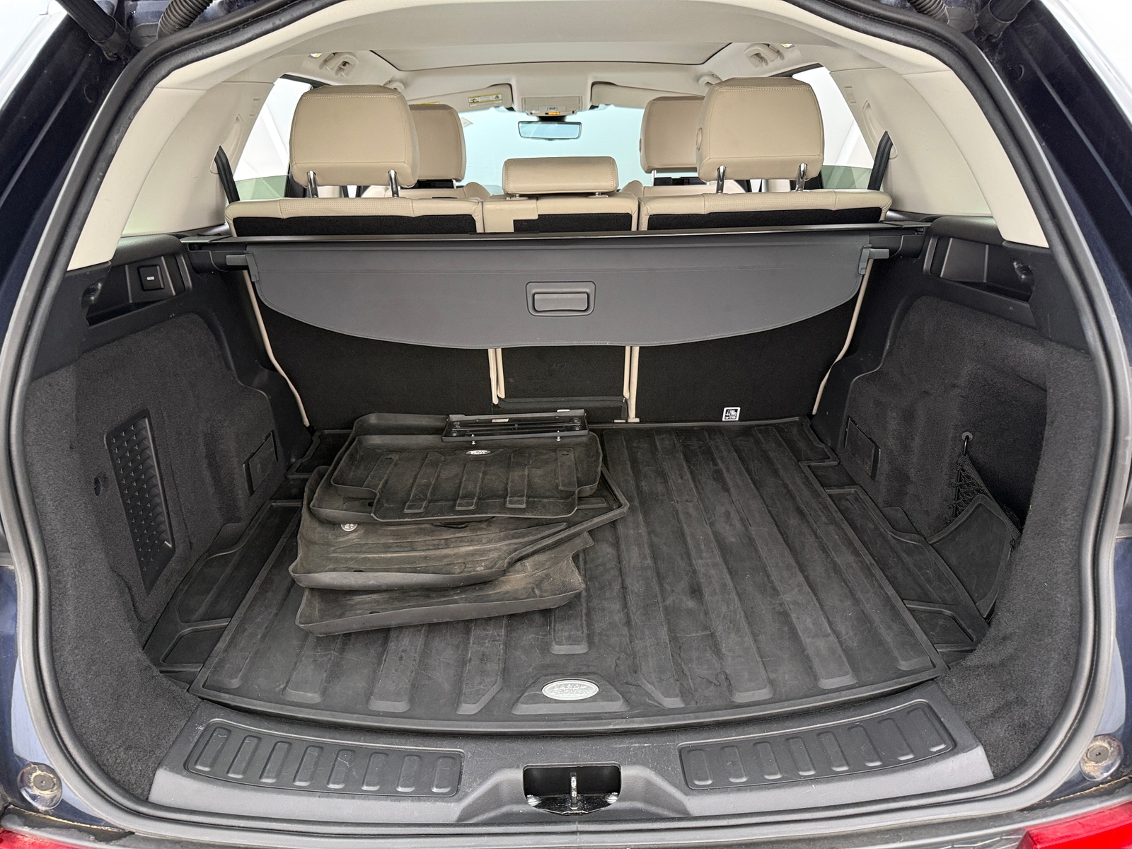 Thumbnail: 2020 Land Rover Discovery Sport - 6