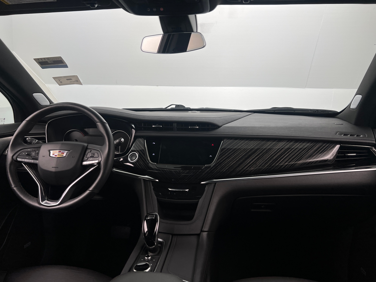 Thumbnail: 2025 Cadillac XT6 - 2