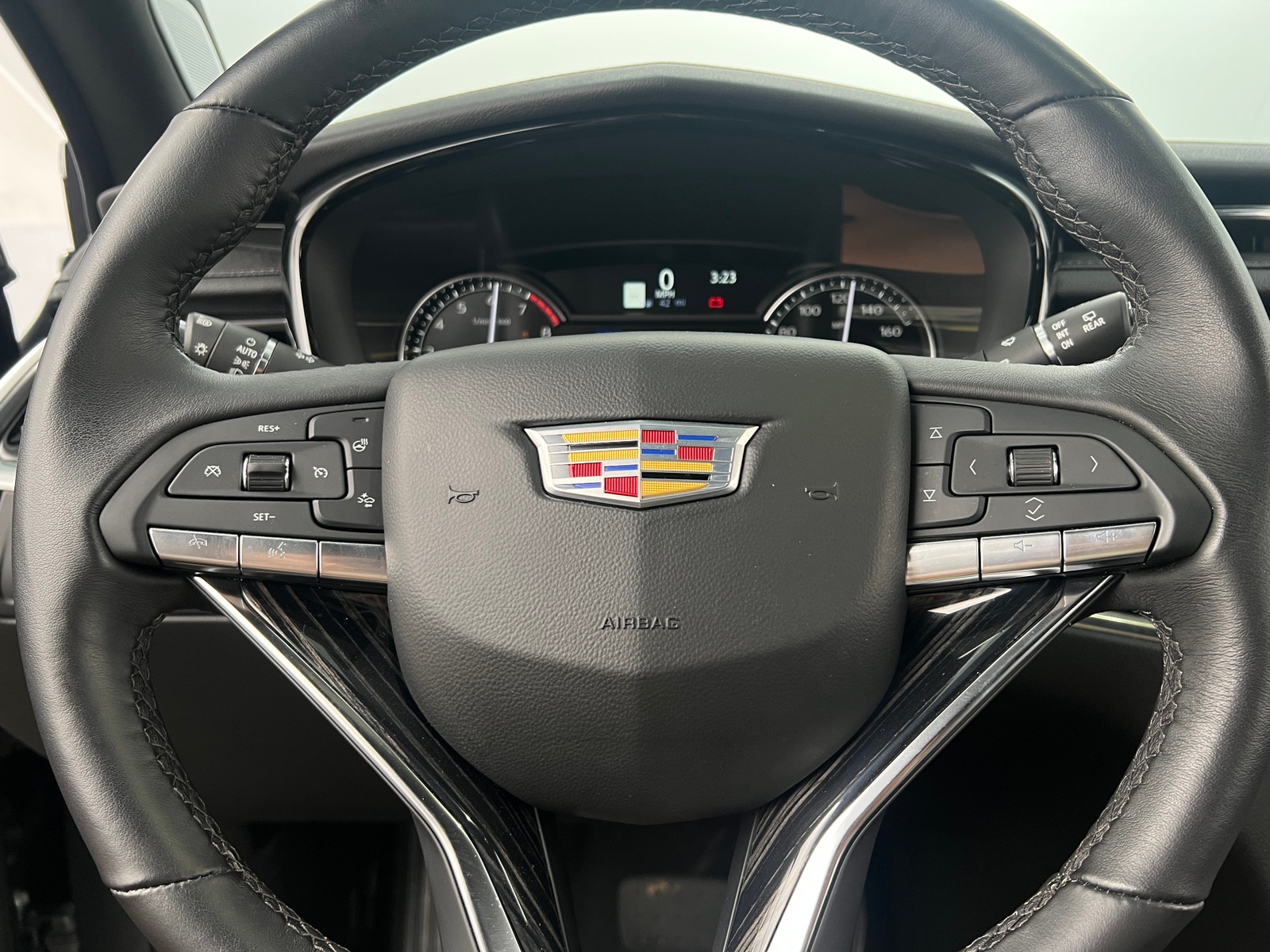 Thumbnail: 2025 Cadillac XT6 - 4