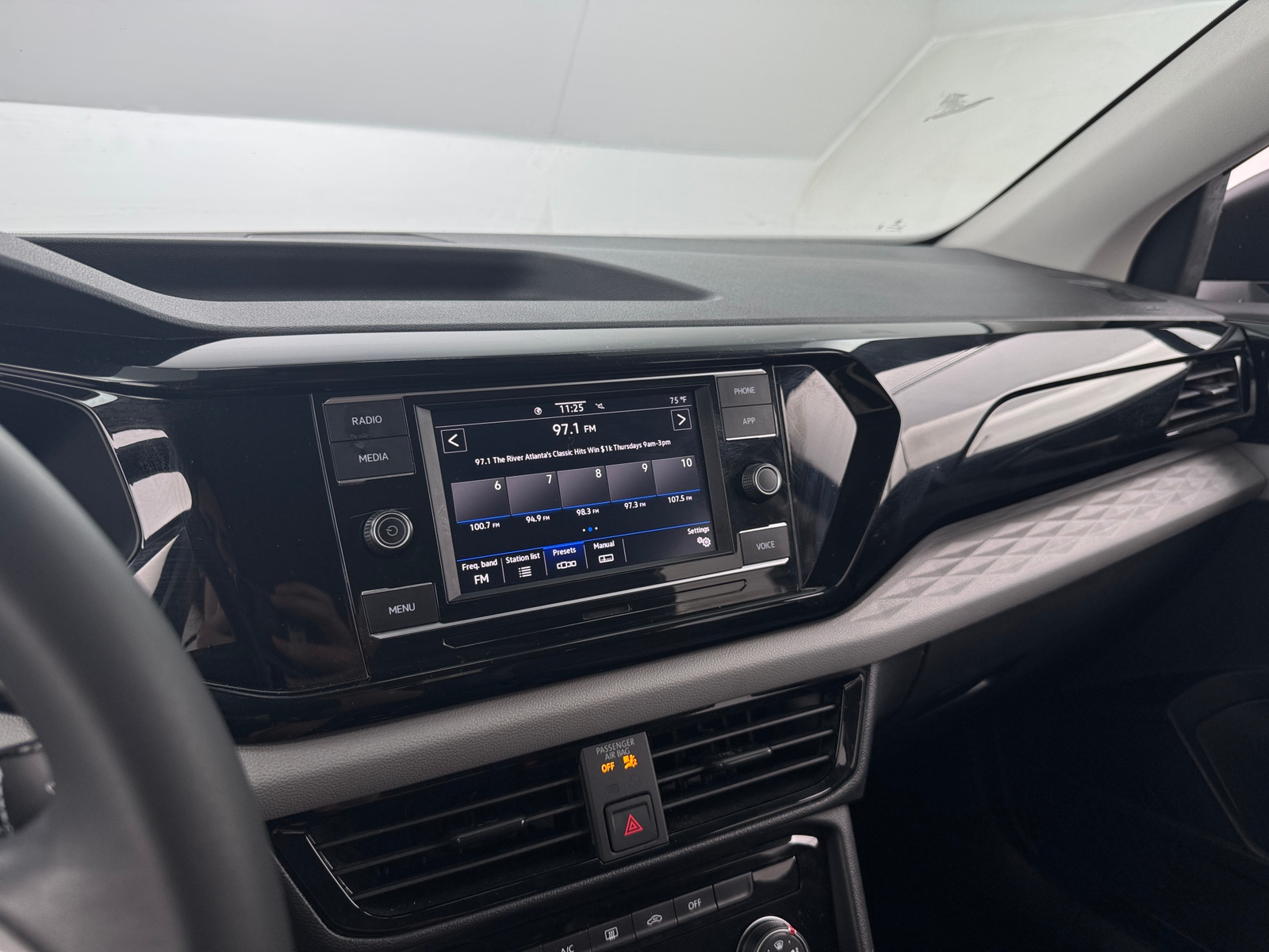 Thumbnail: 2024 Volkswagen Taos - 4