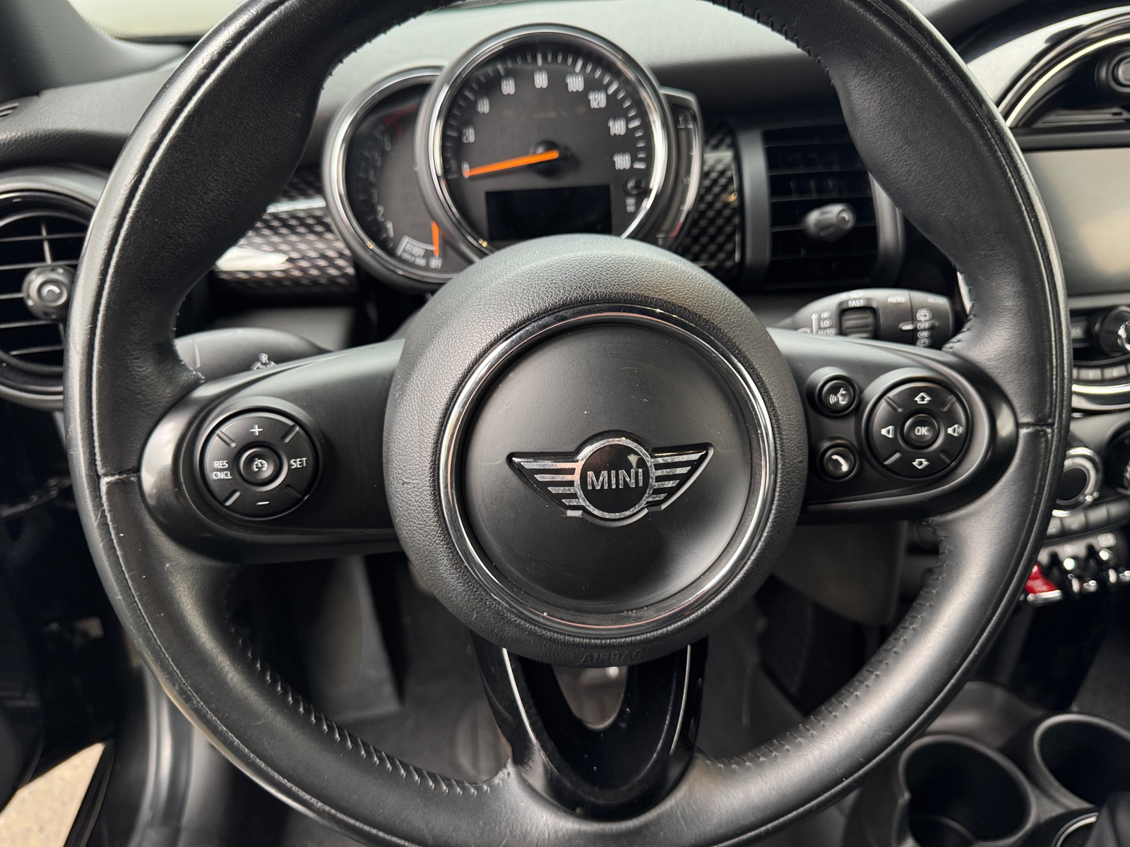 Thumbnail: 2019 MINI Cooper Hardtop - 4