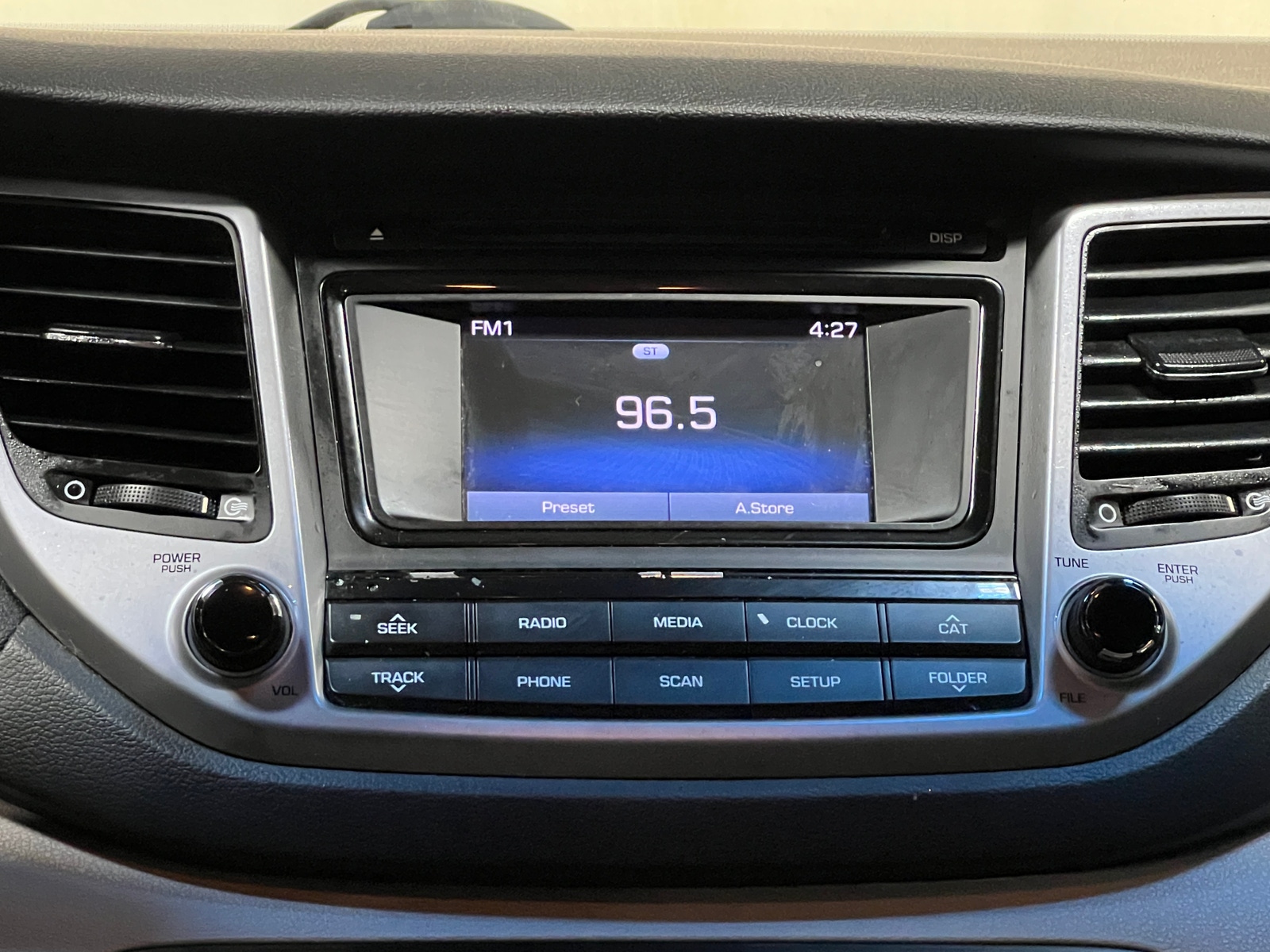 Thumbnail: 2017 Hyundai Tucson - 4